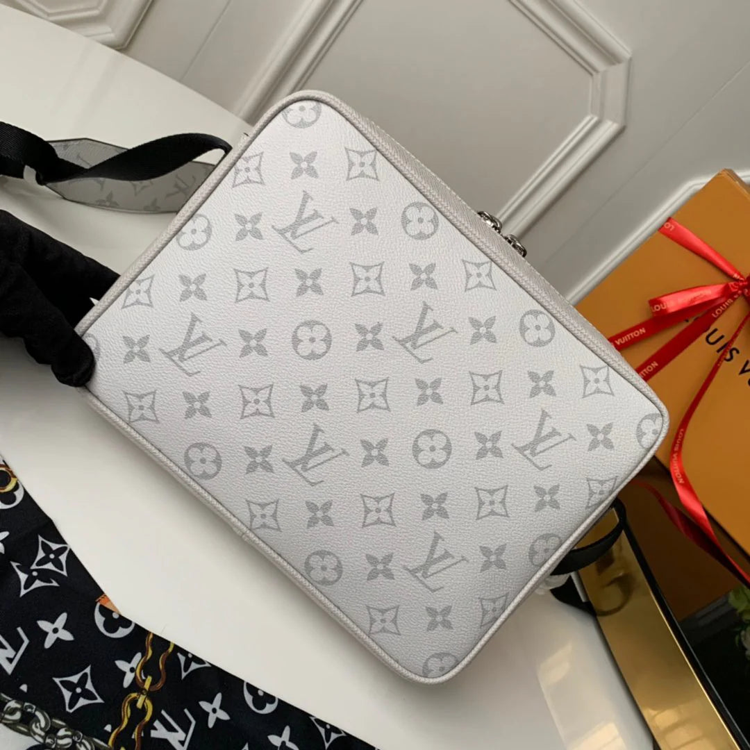 LV BAG M30243