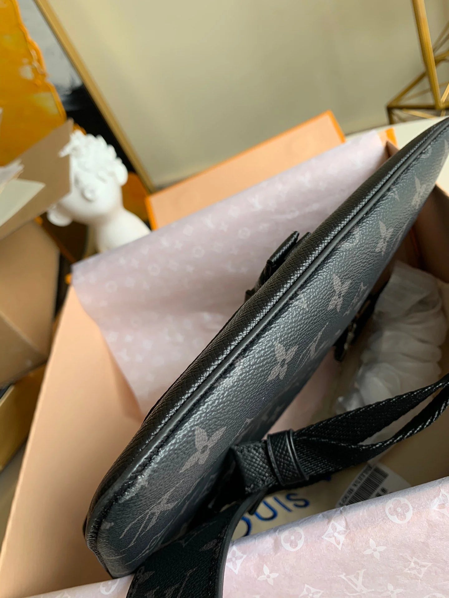 LV BAG M