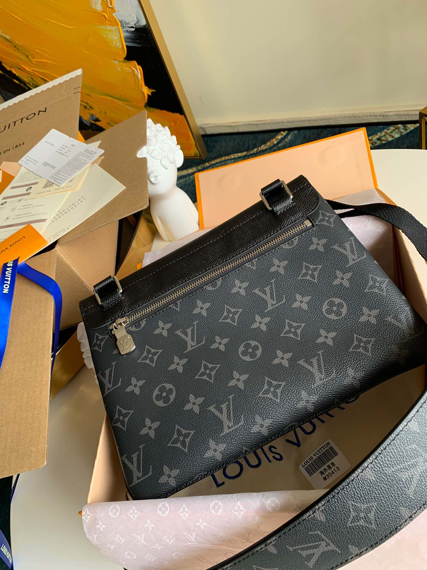 LV BAG M