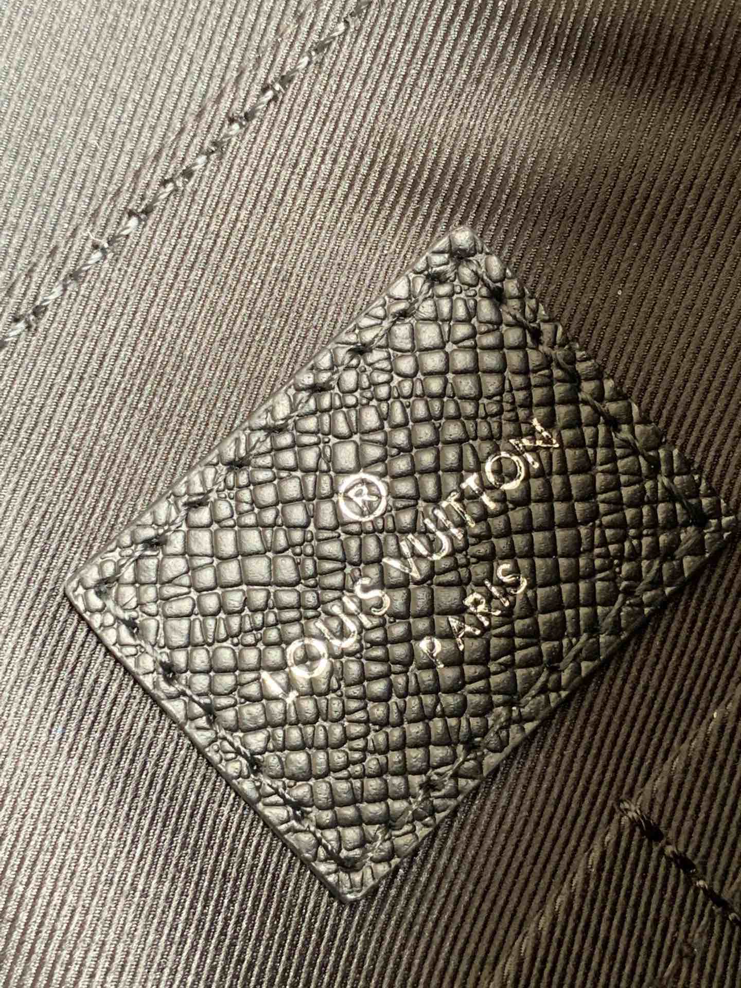 LV BAG M