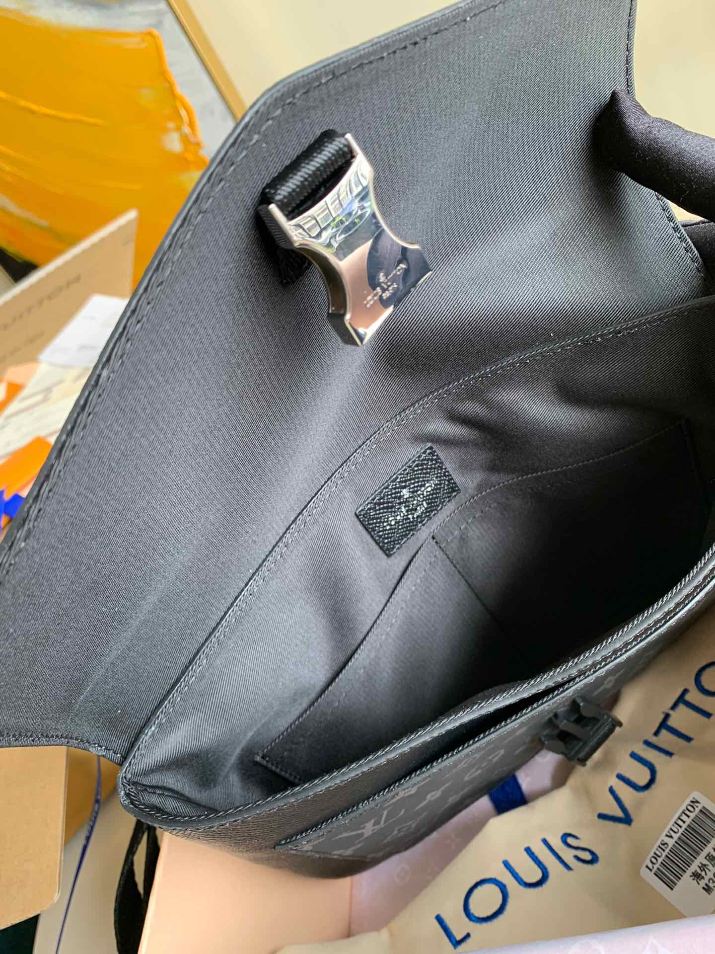 LV BAG M