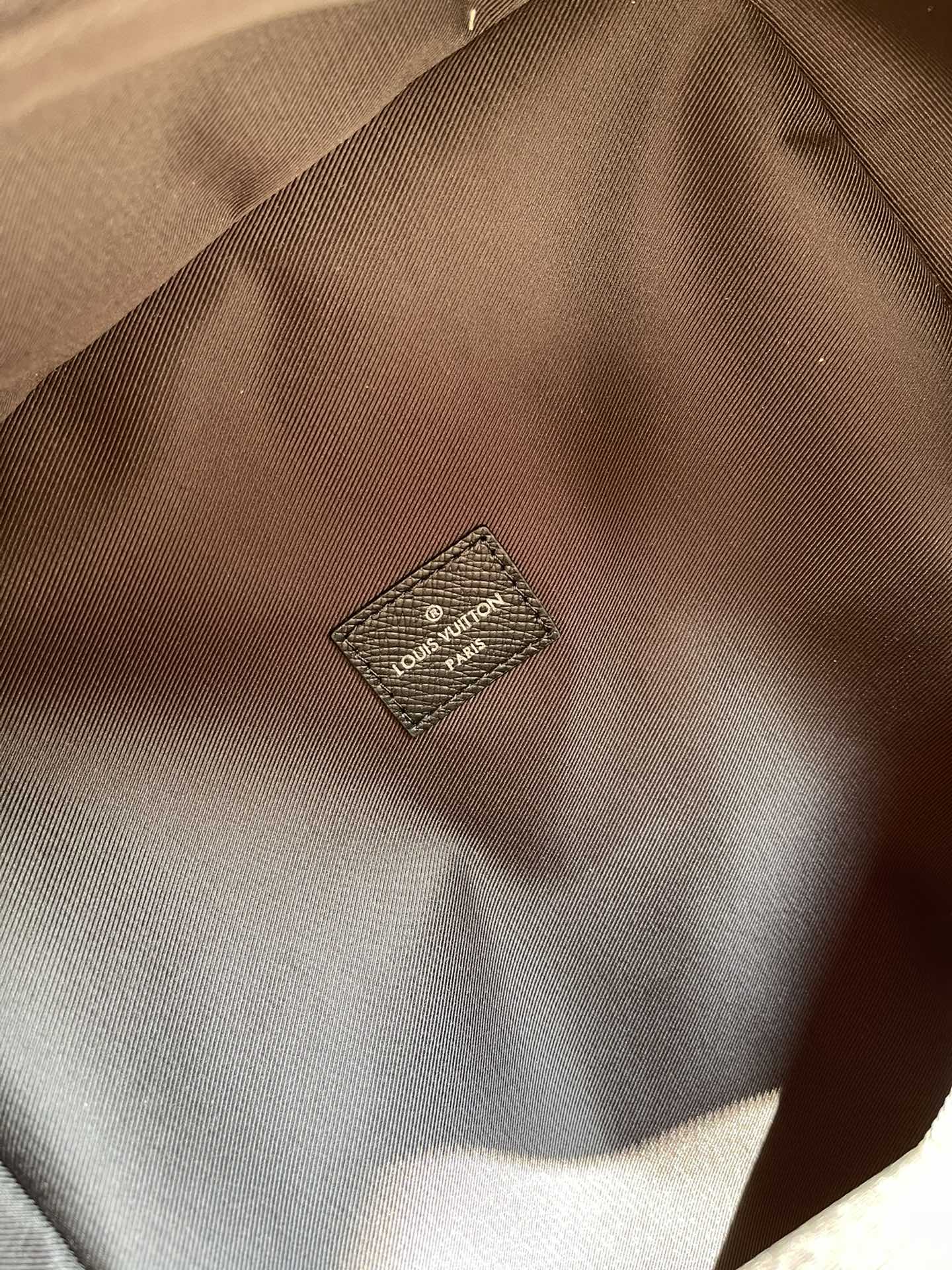 LV BAG M