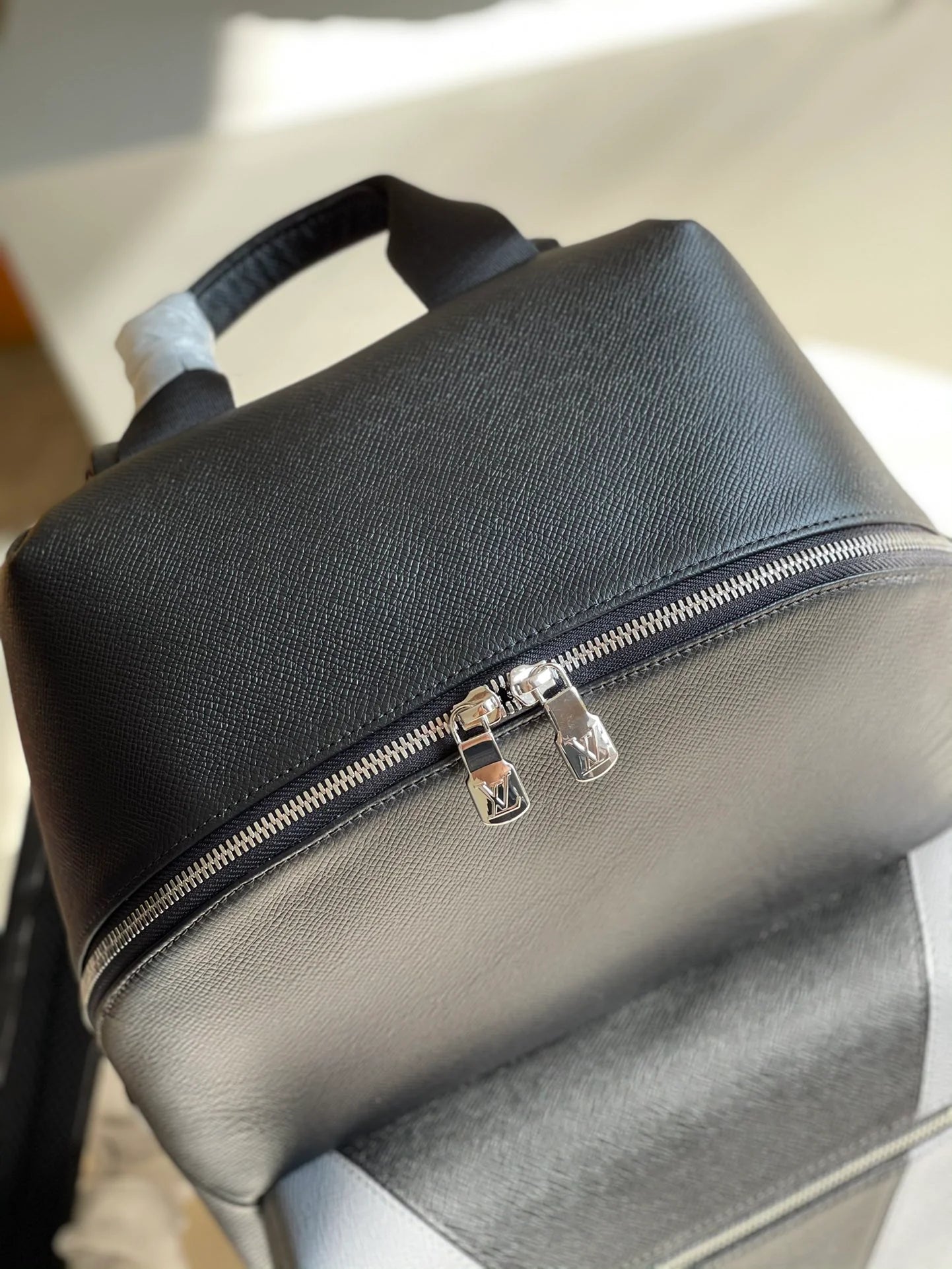 LV BAG M