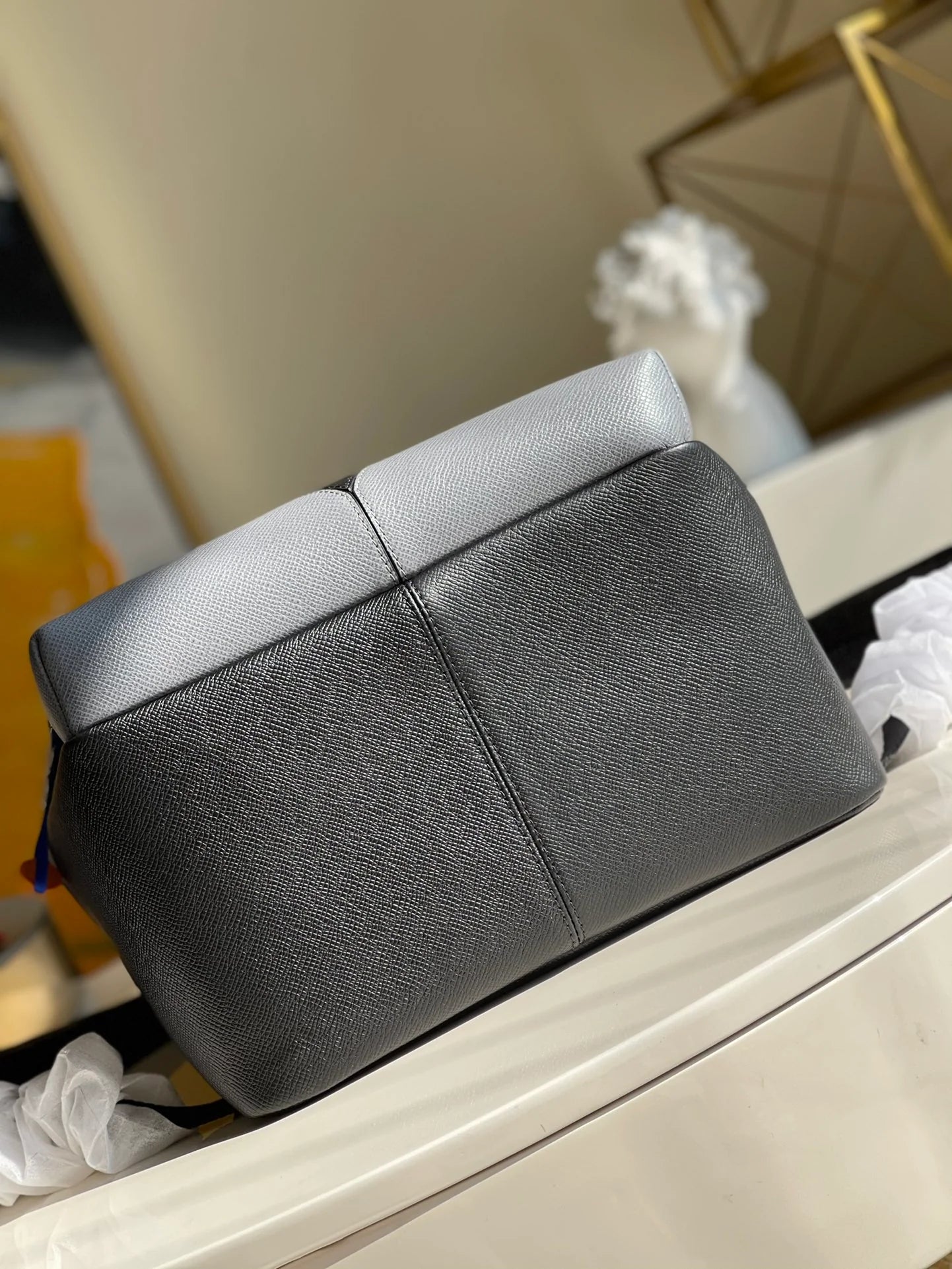 LV BAG M