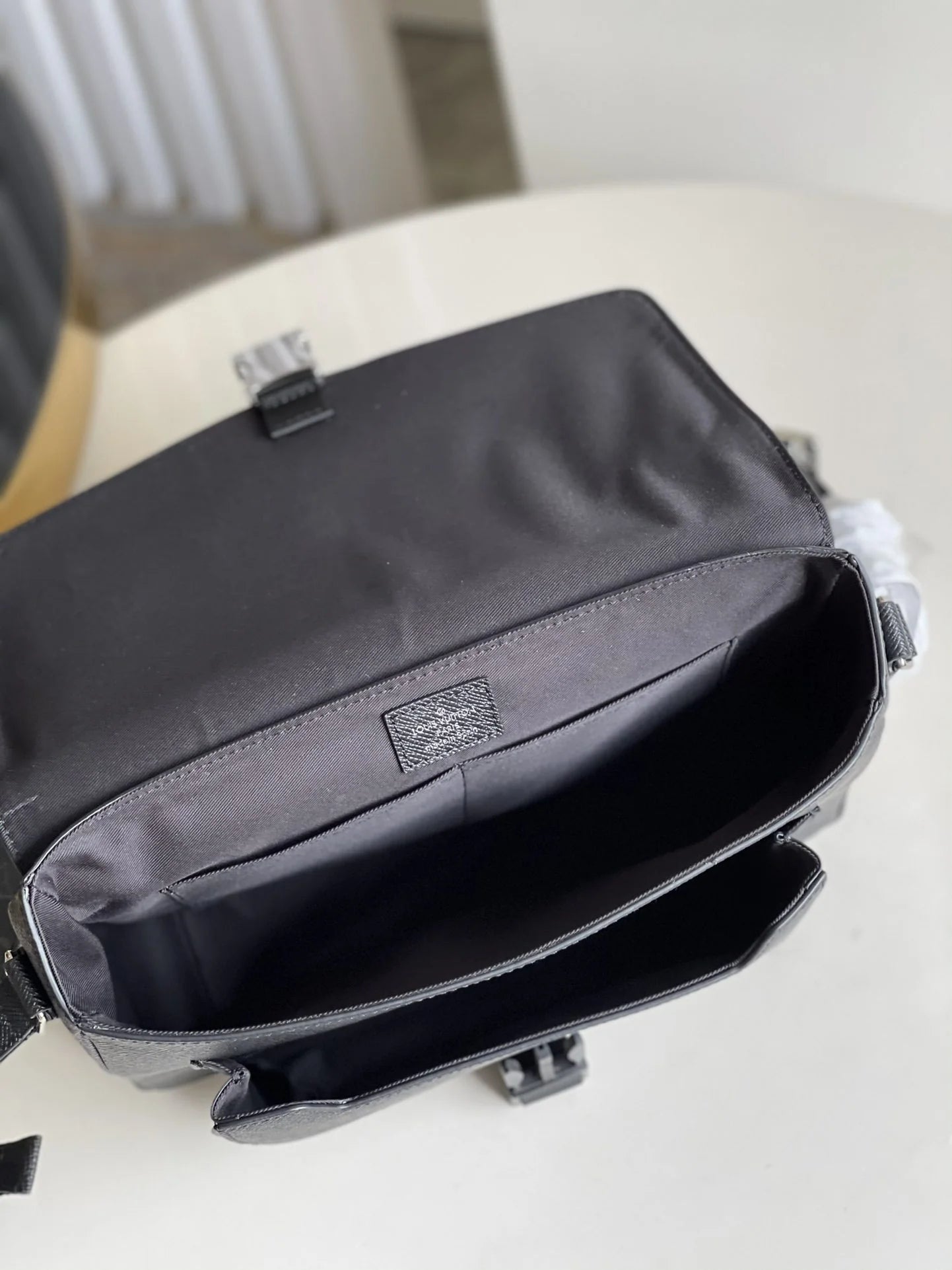 LV BAG M