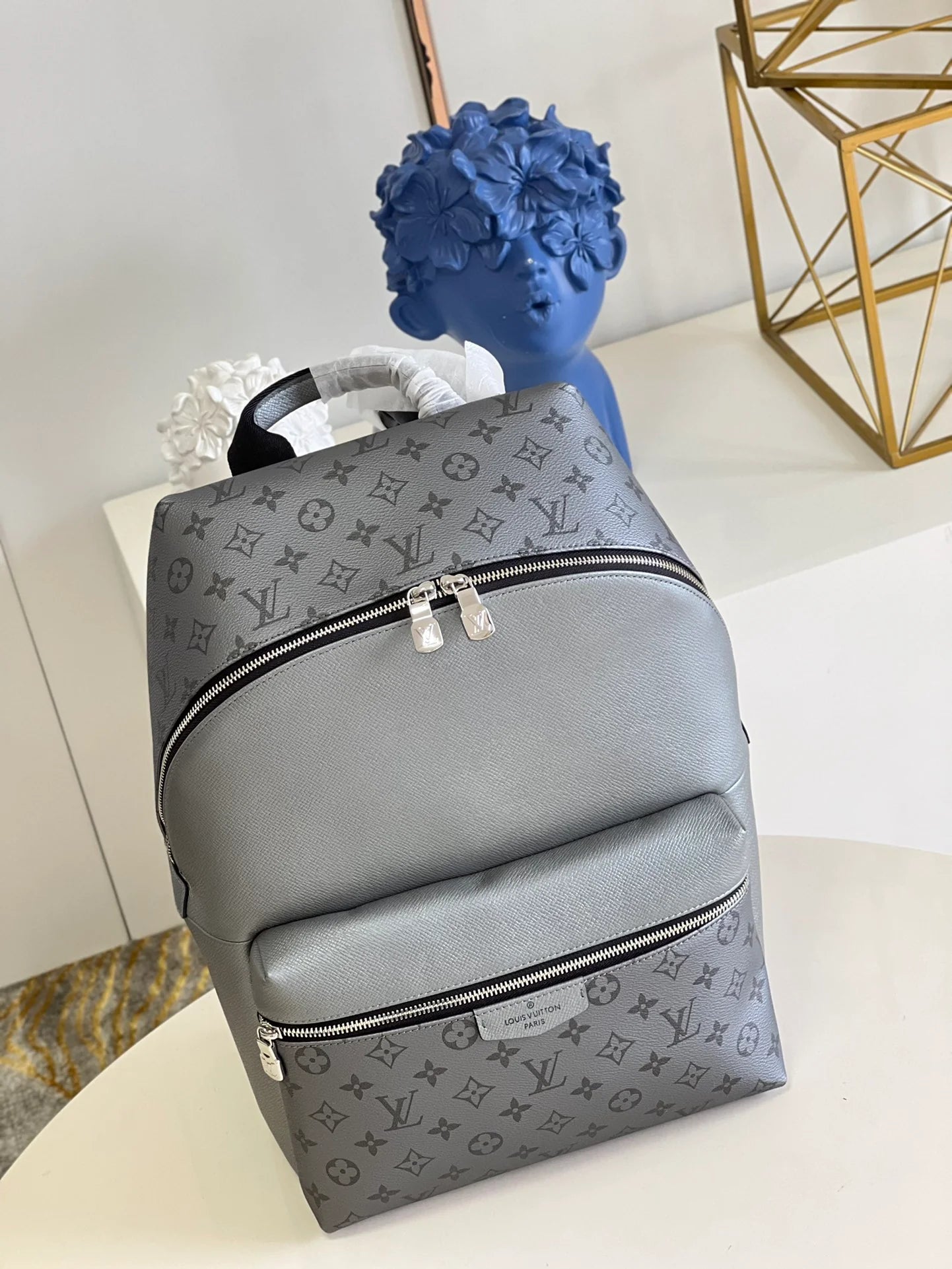 LV BAG M