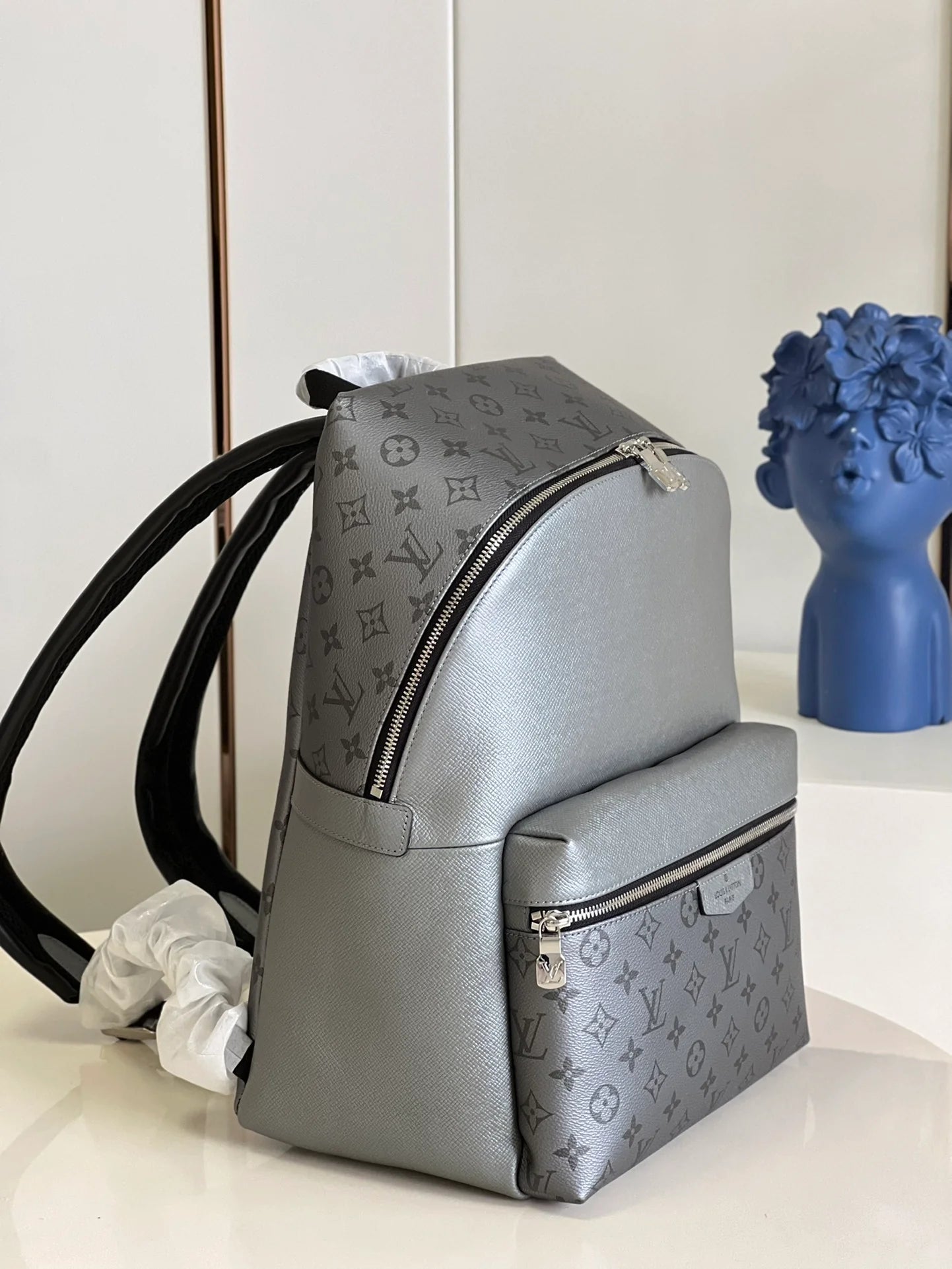 LV BAG M