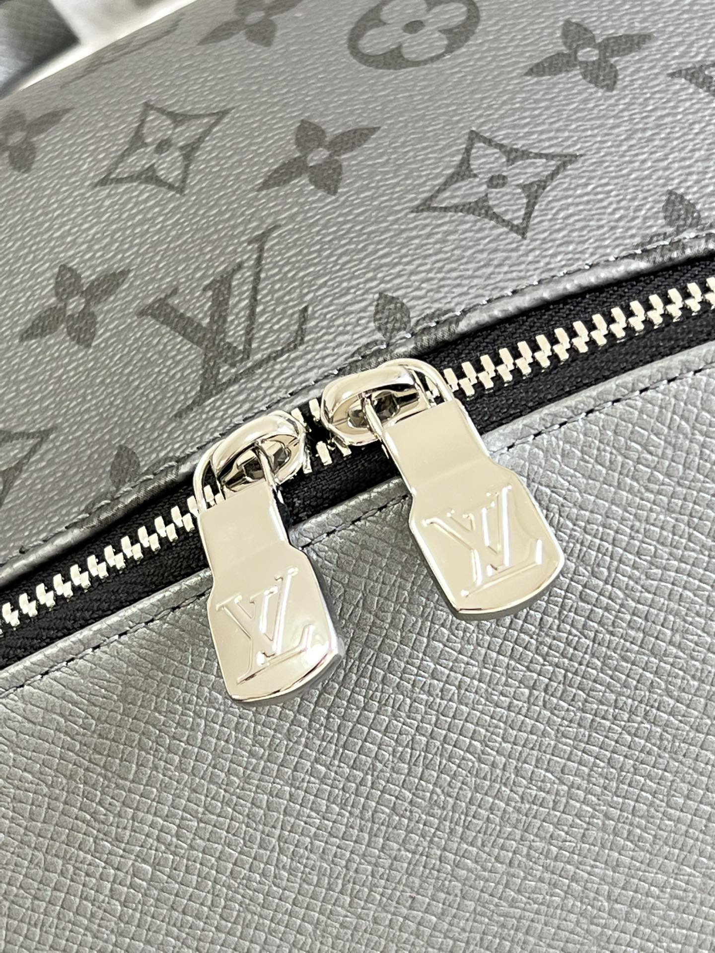 LV BAG M