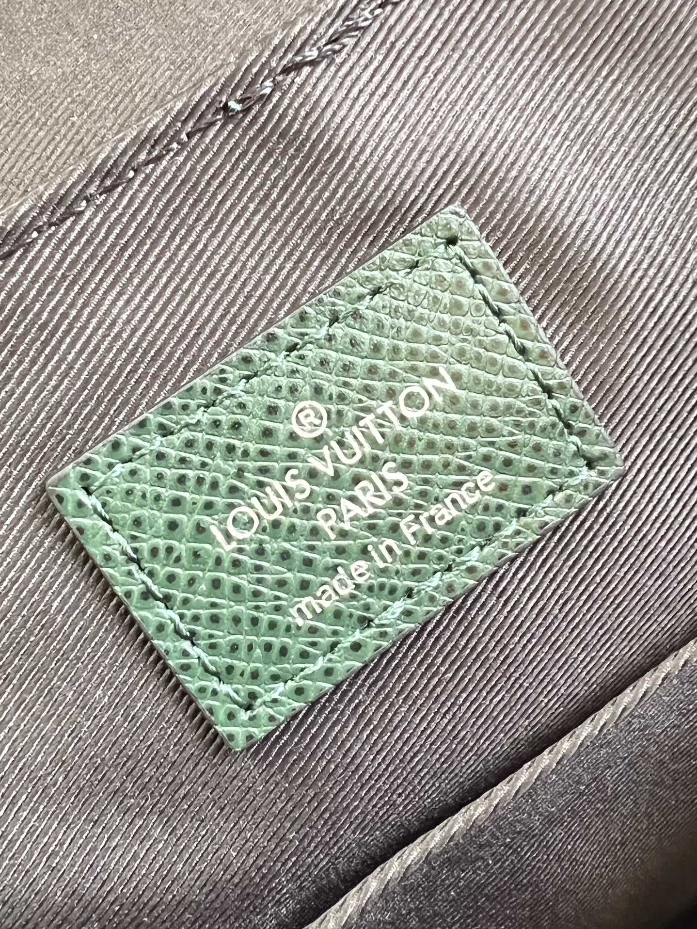 LV BAG M