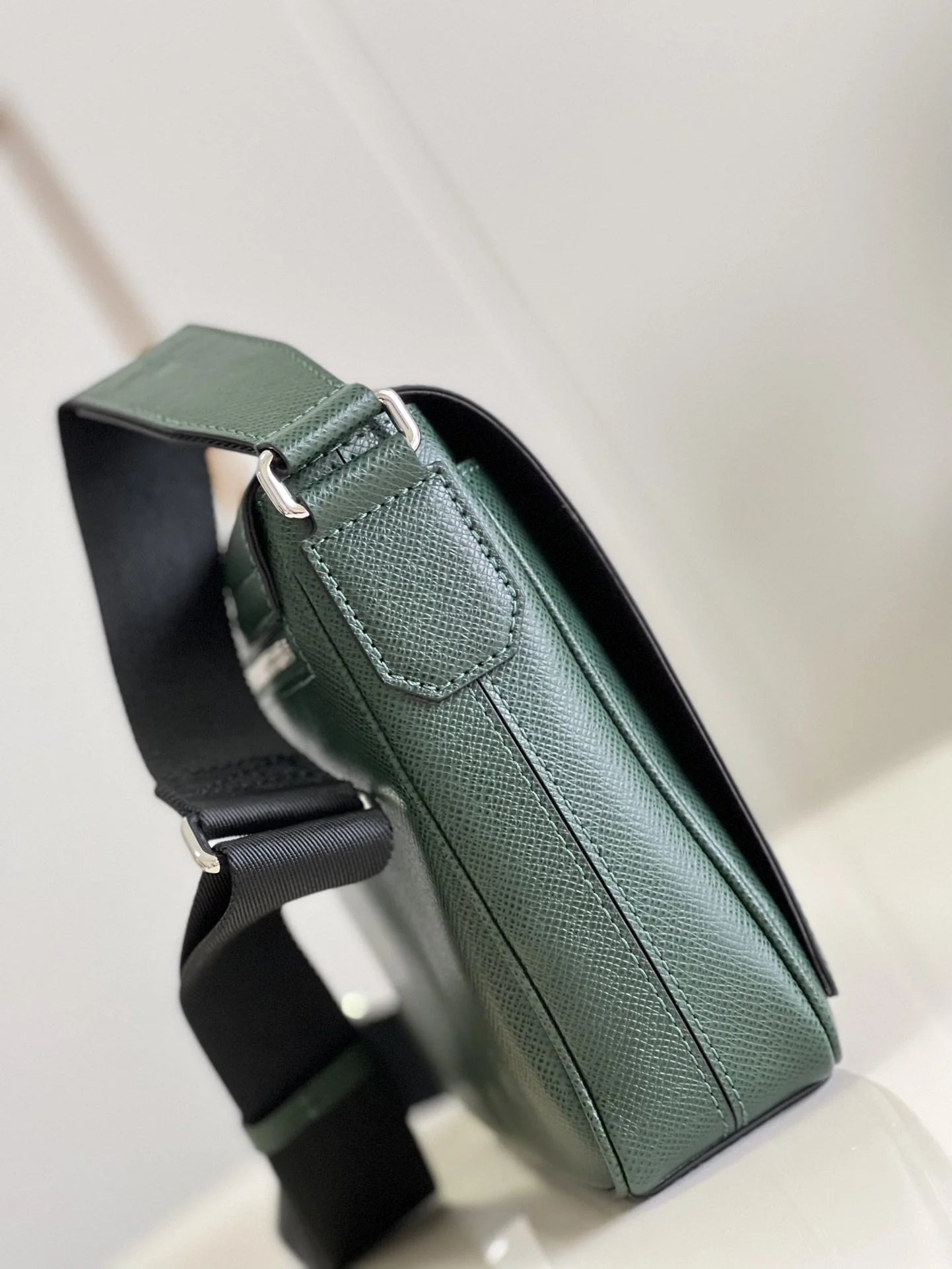 LV BAG M