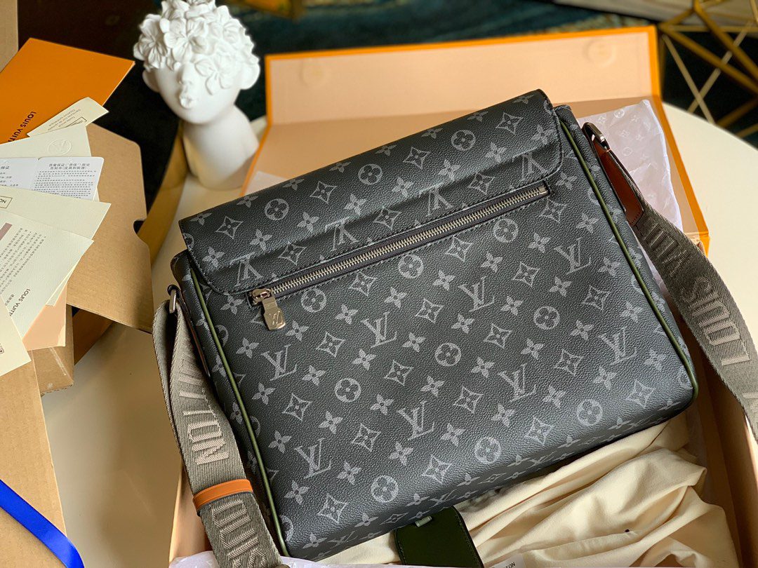LV BAG M