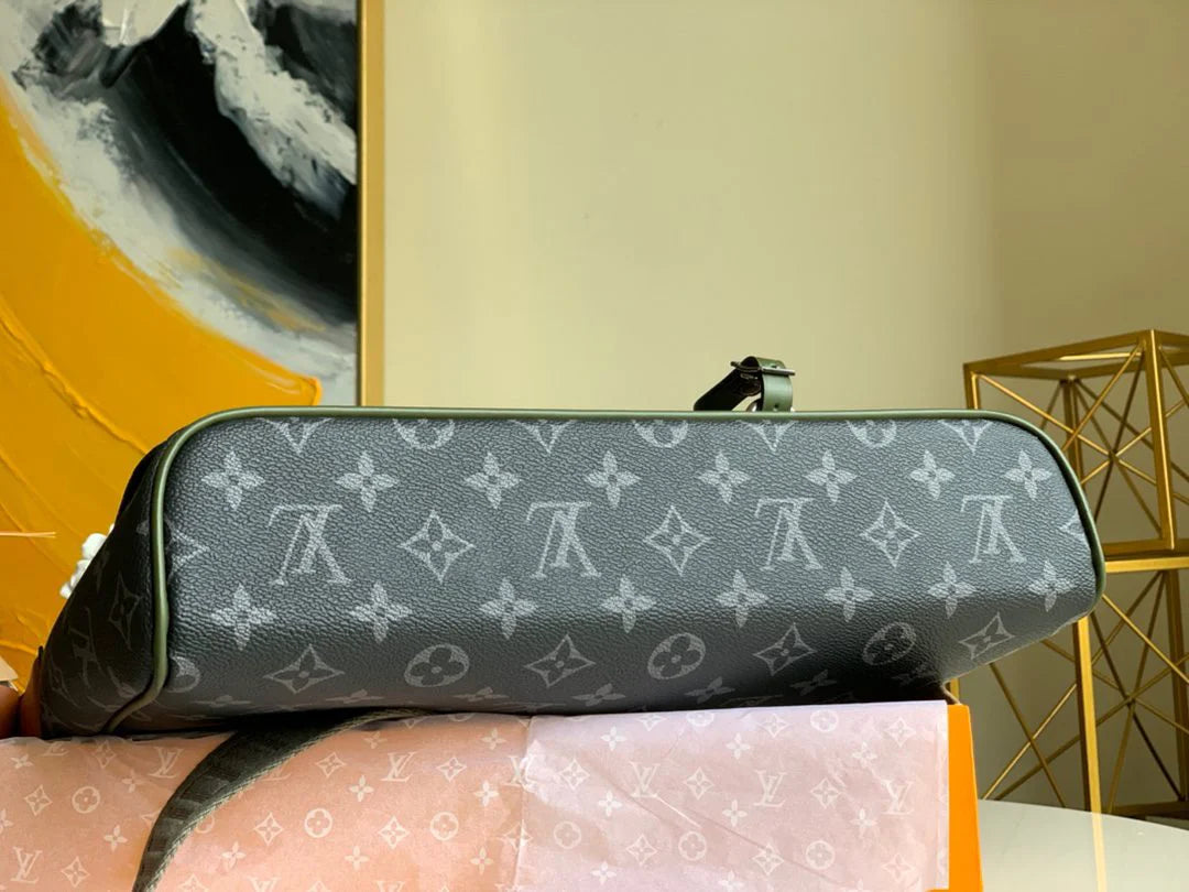 LV BAG M