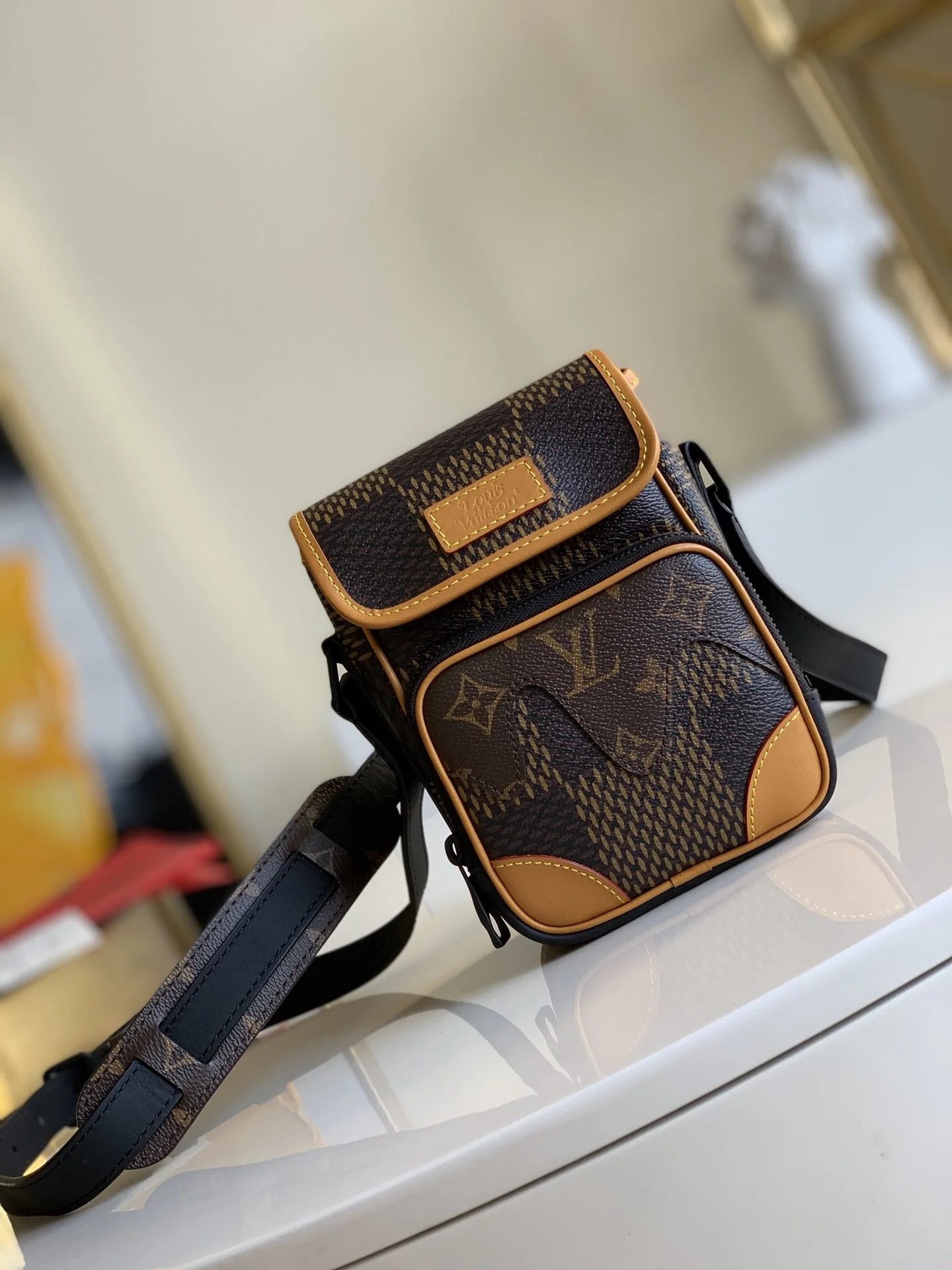 LV BAG M