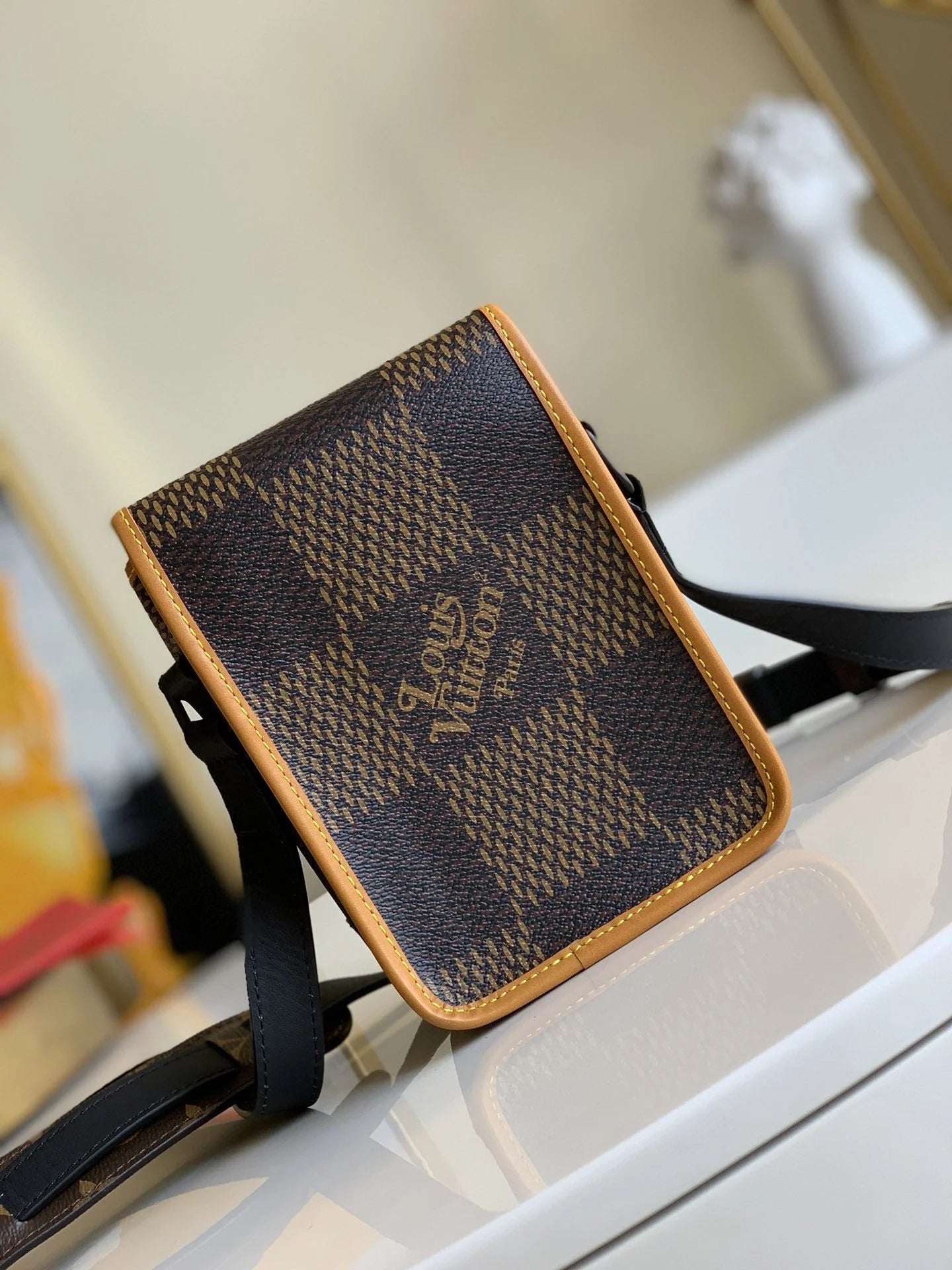 LV BAG M