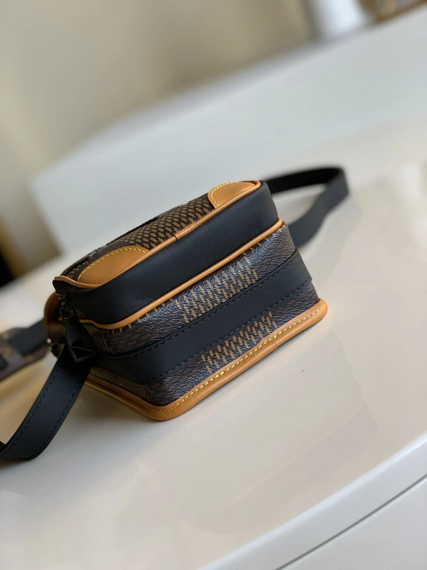 LV BAG M