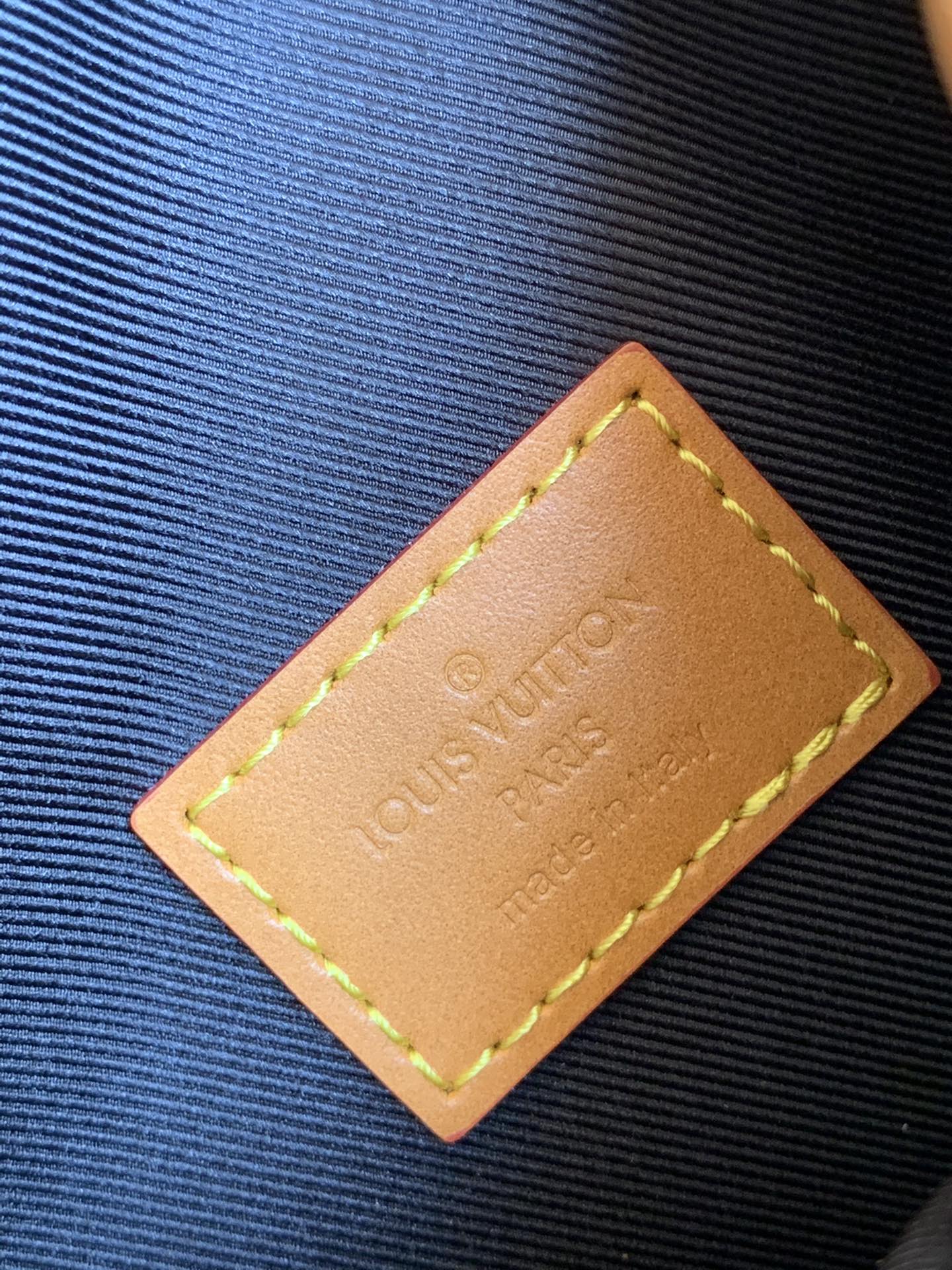 LV BAG M