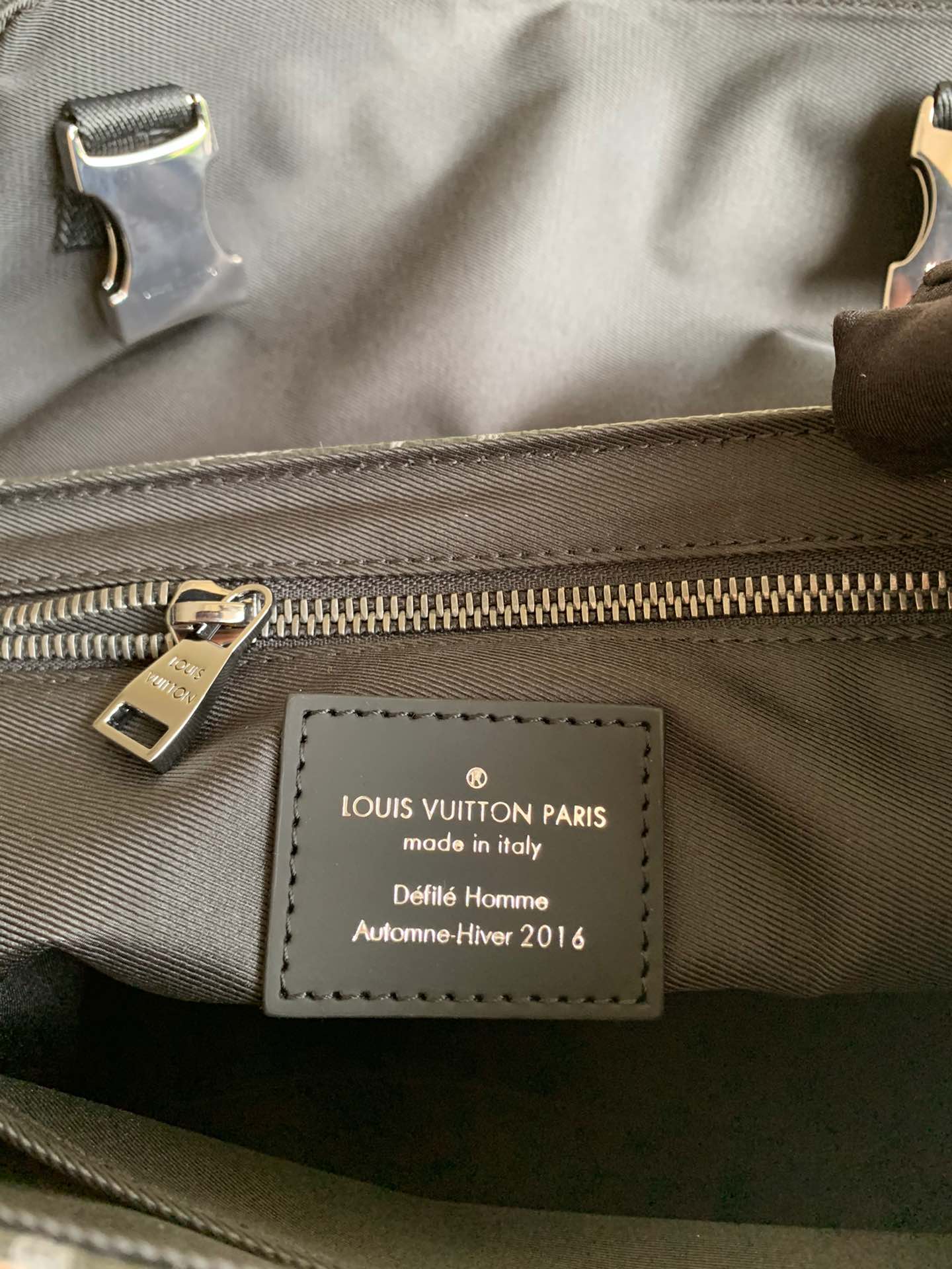 LV BAG M