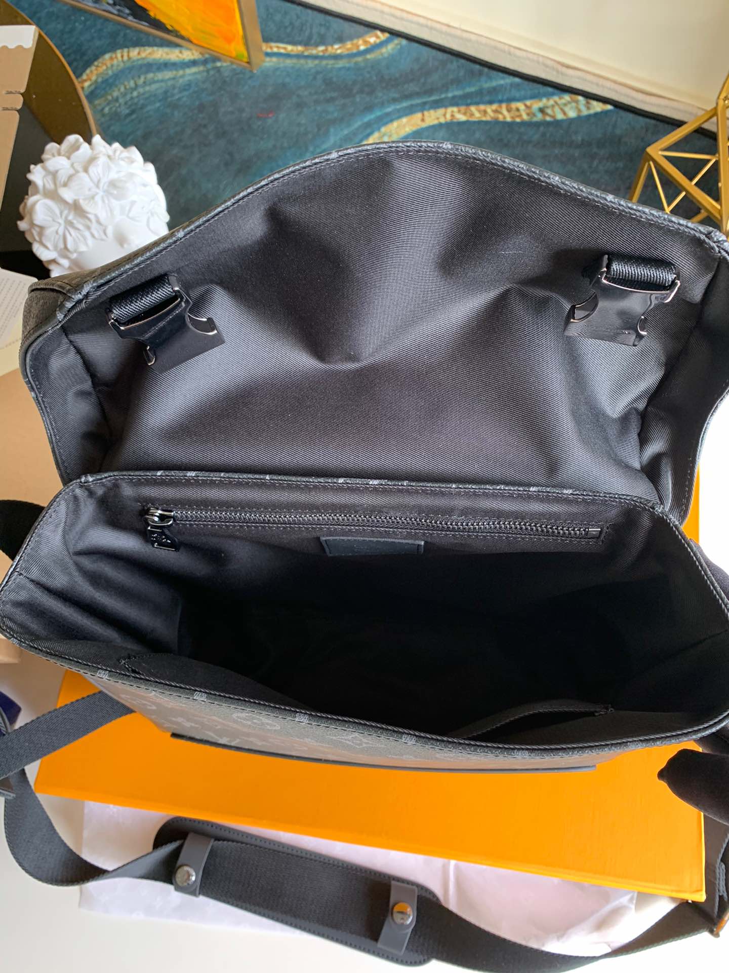 LV BAG M