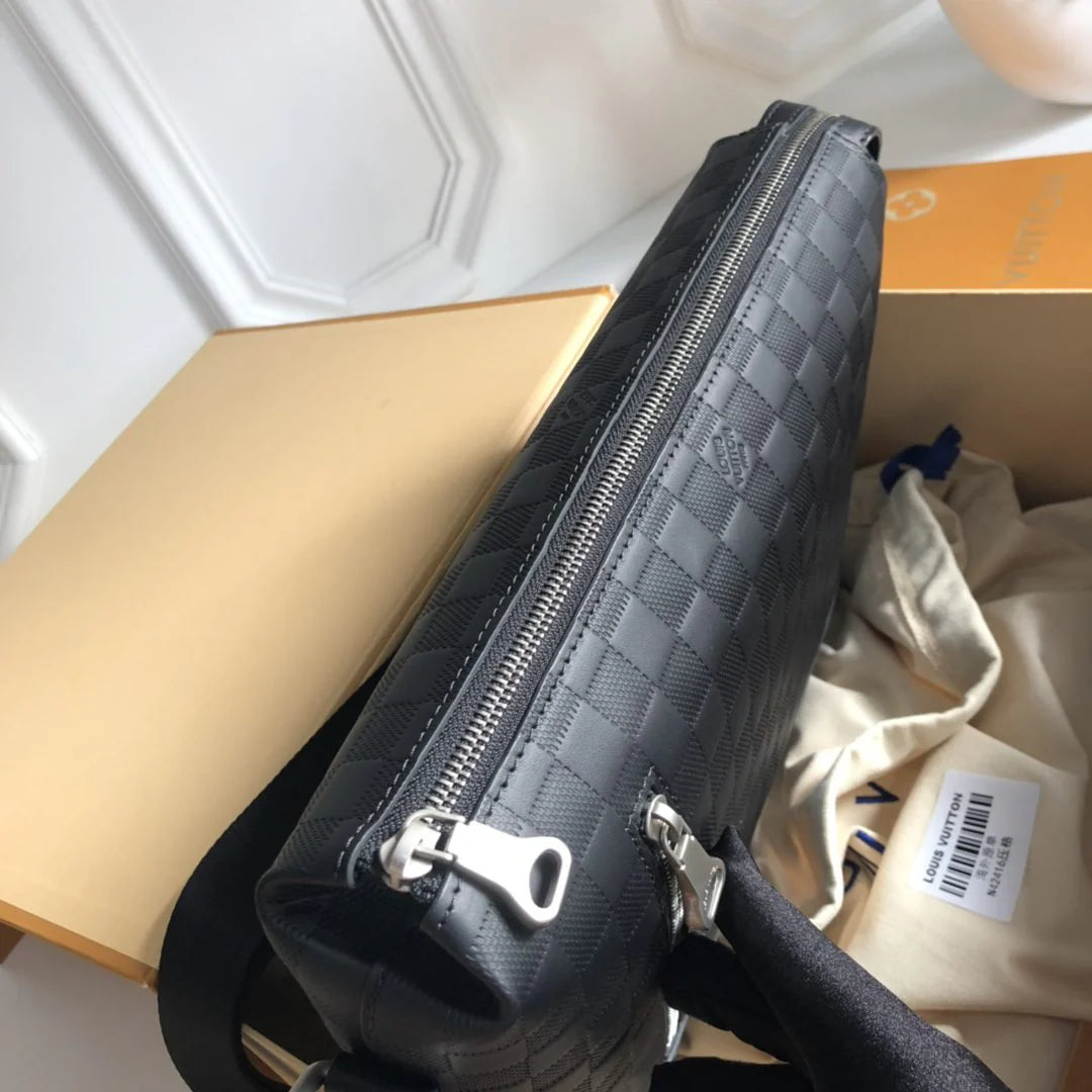 LV BAG M