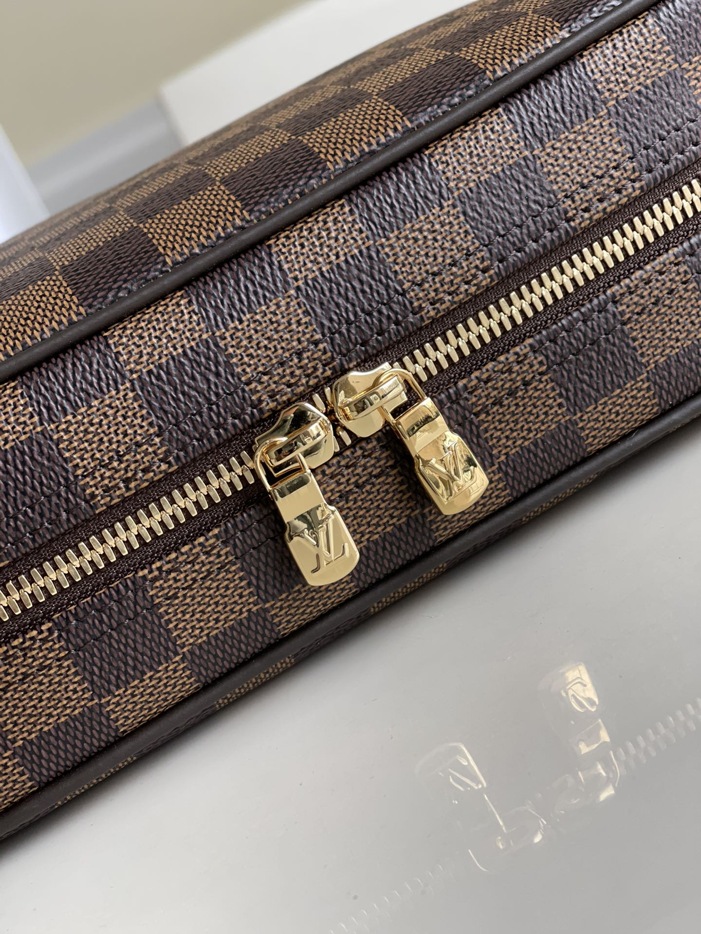 LV BAG M43383