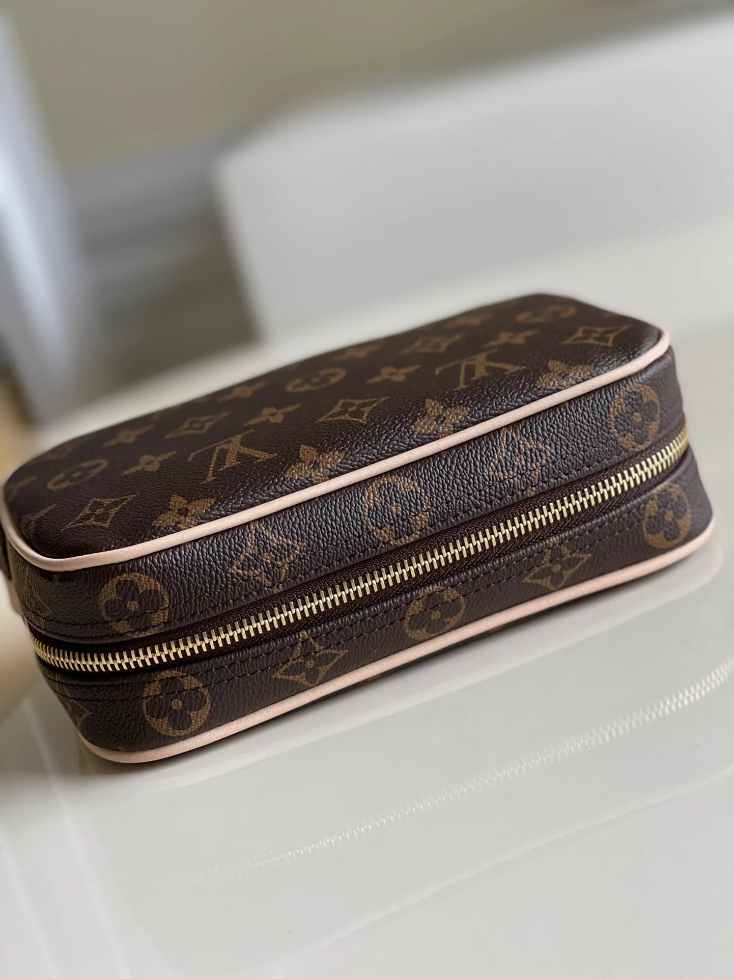 LV BAG M43383