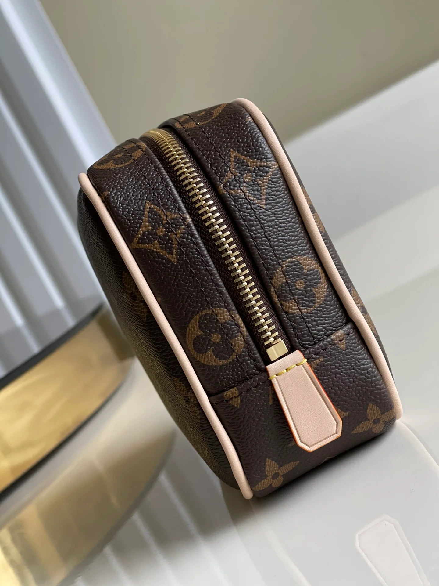 LV BAG M43383