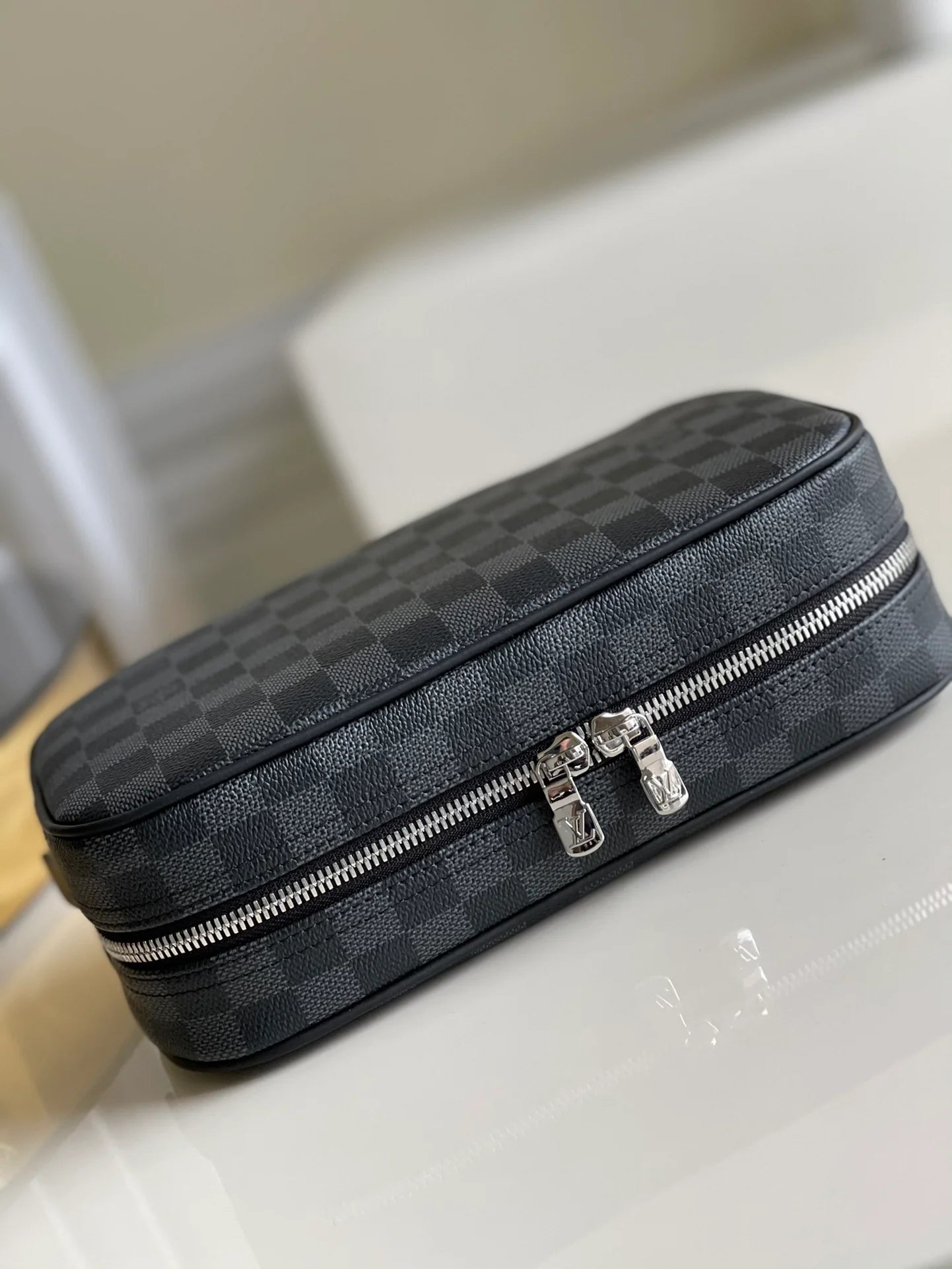 LV BAG M