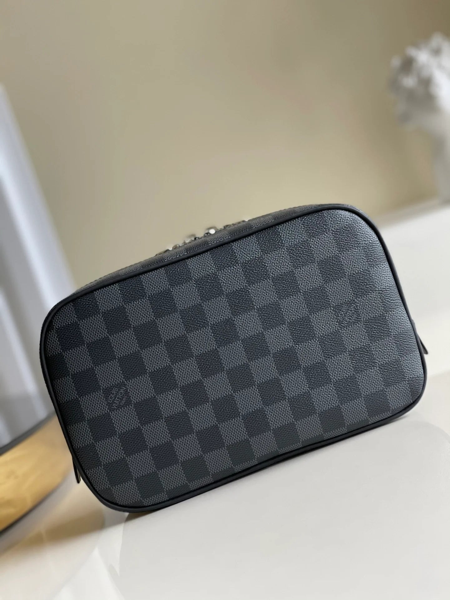 LV BAG M