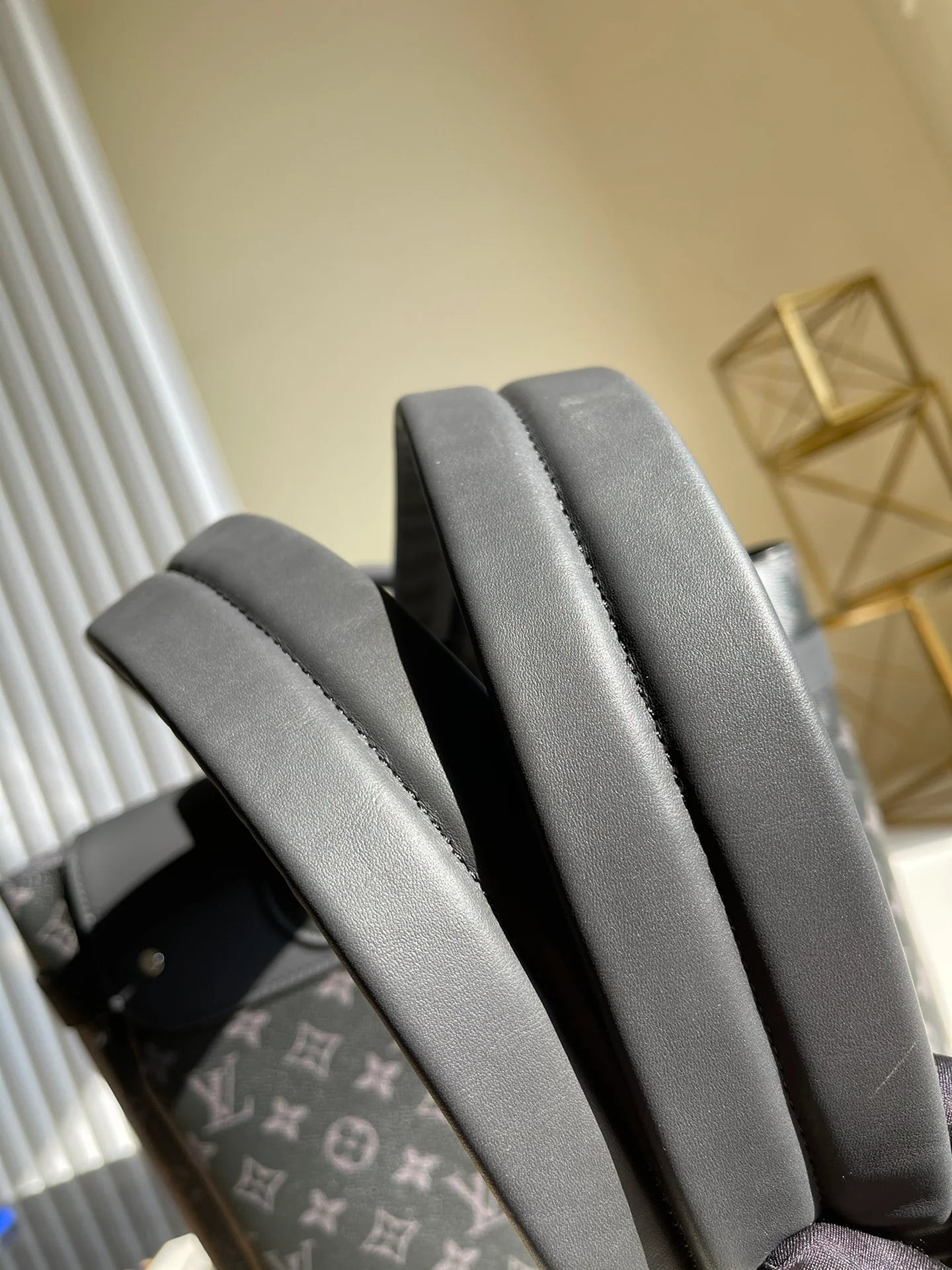 LV BAG M