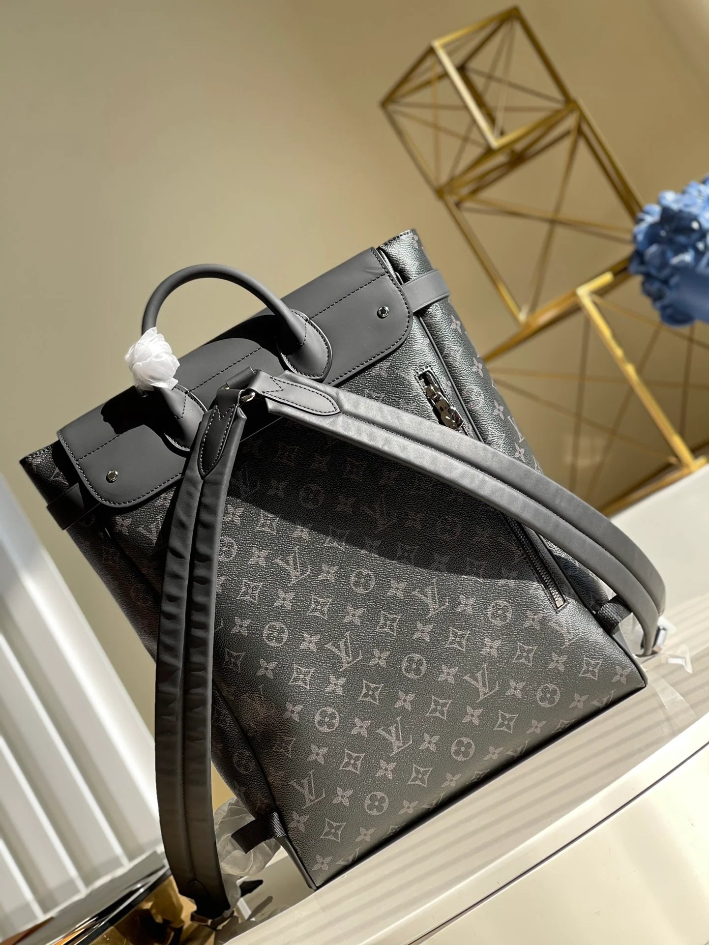 LV BAG M