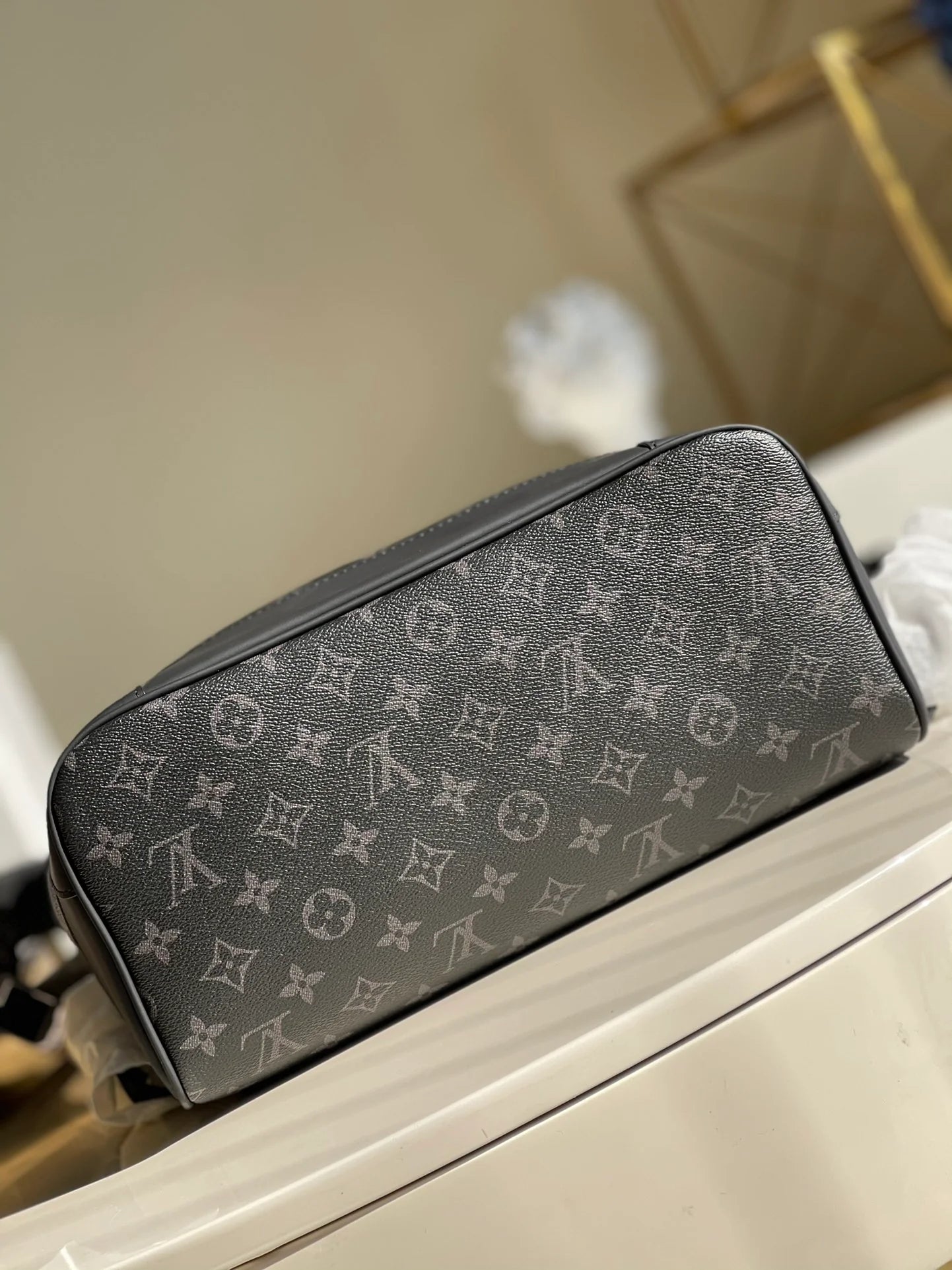 LV BAG M