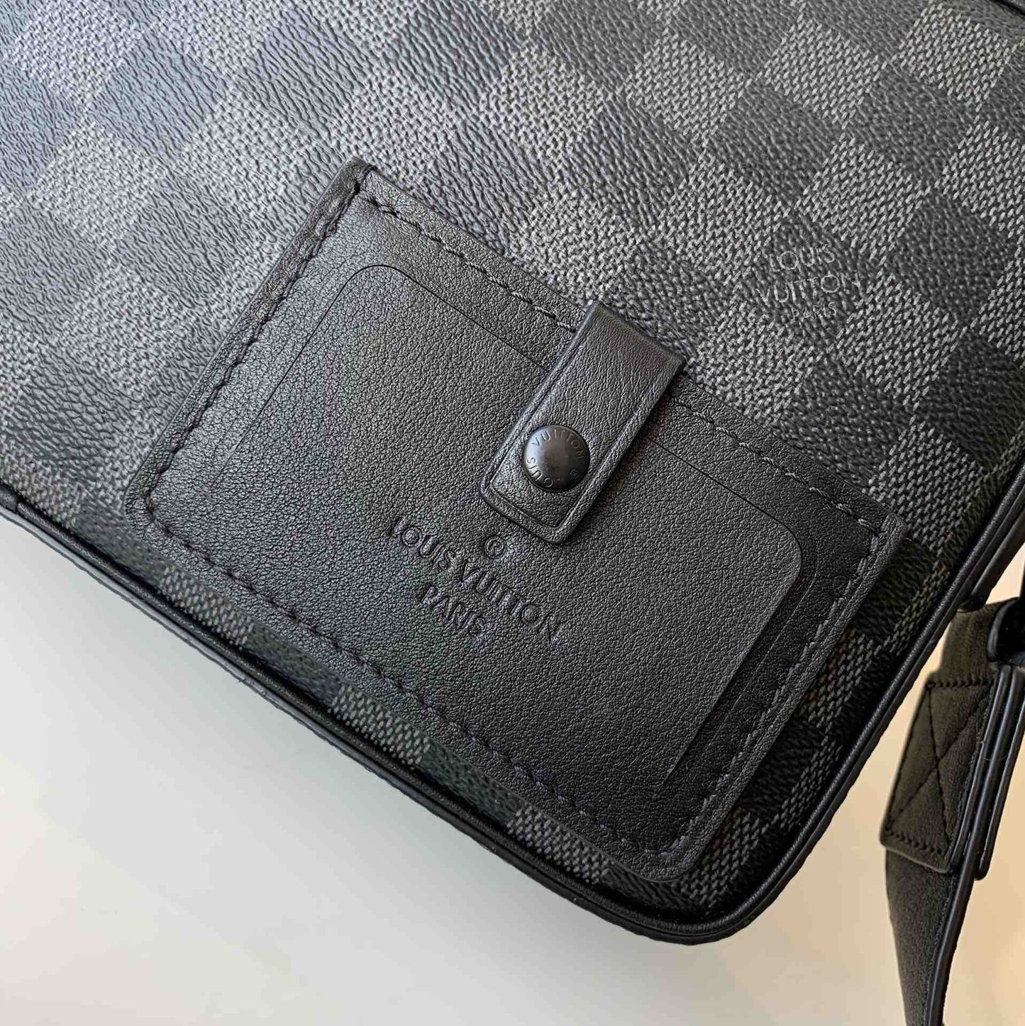 LV BAG M