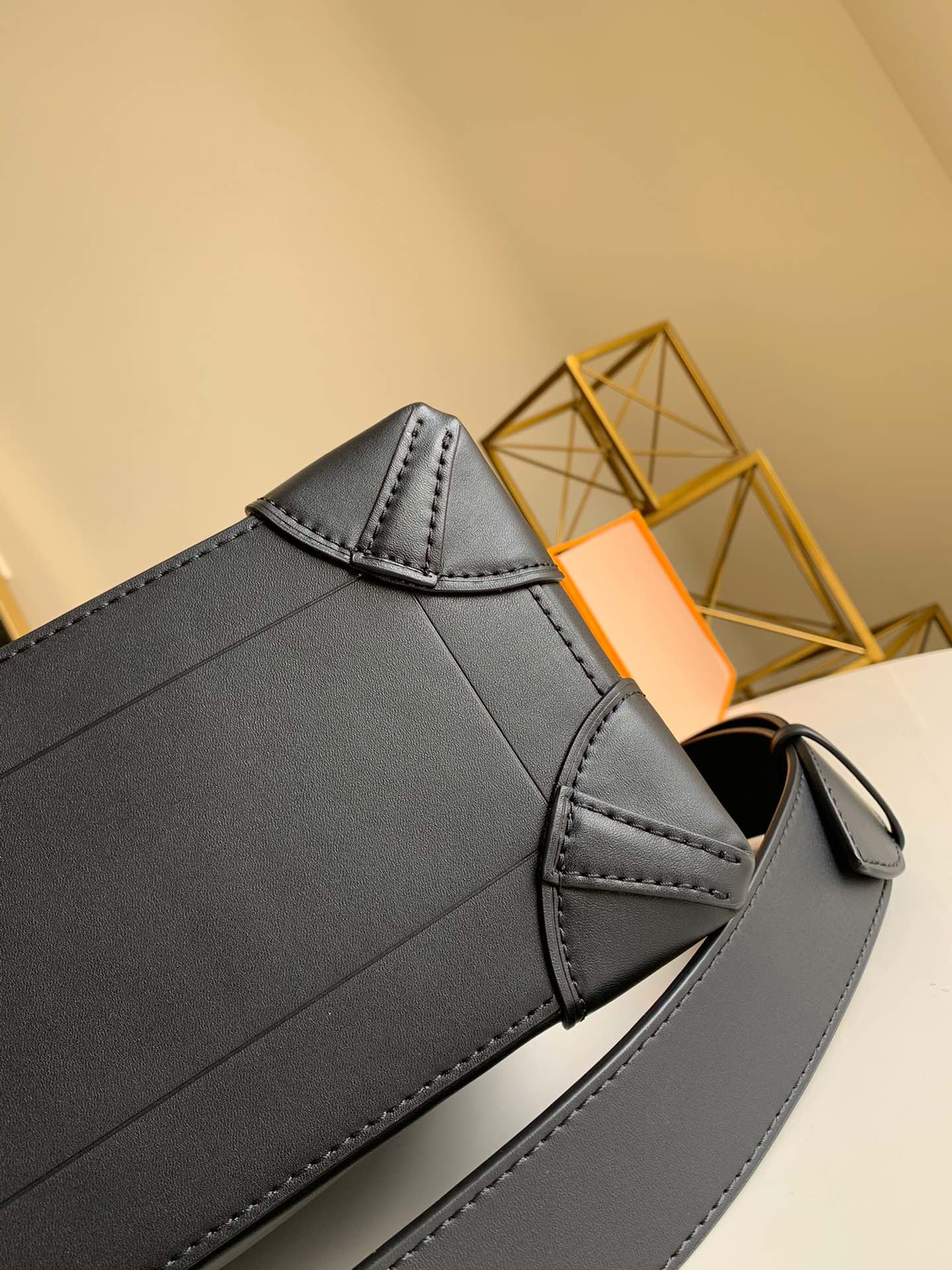 LV BAG M44473