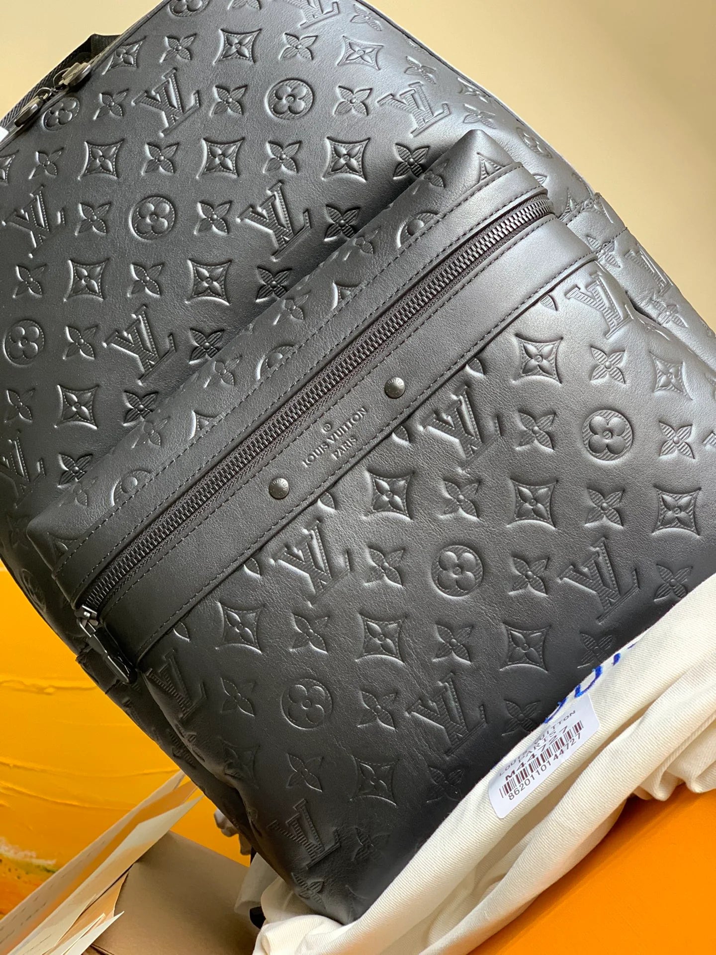 LV BAG M