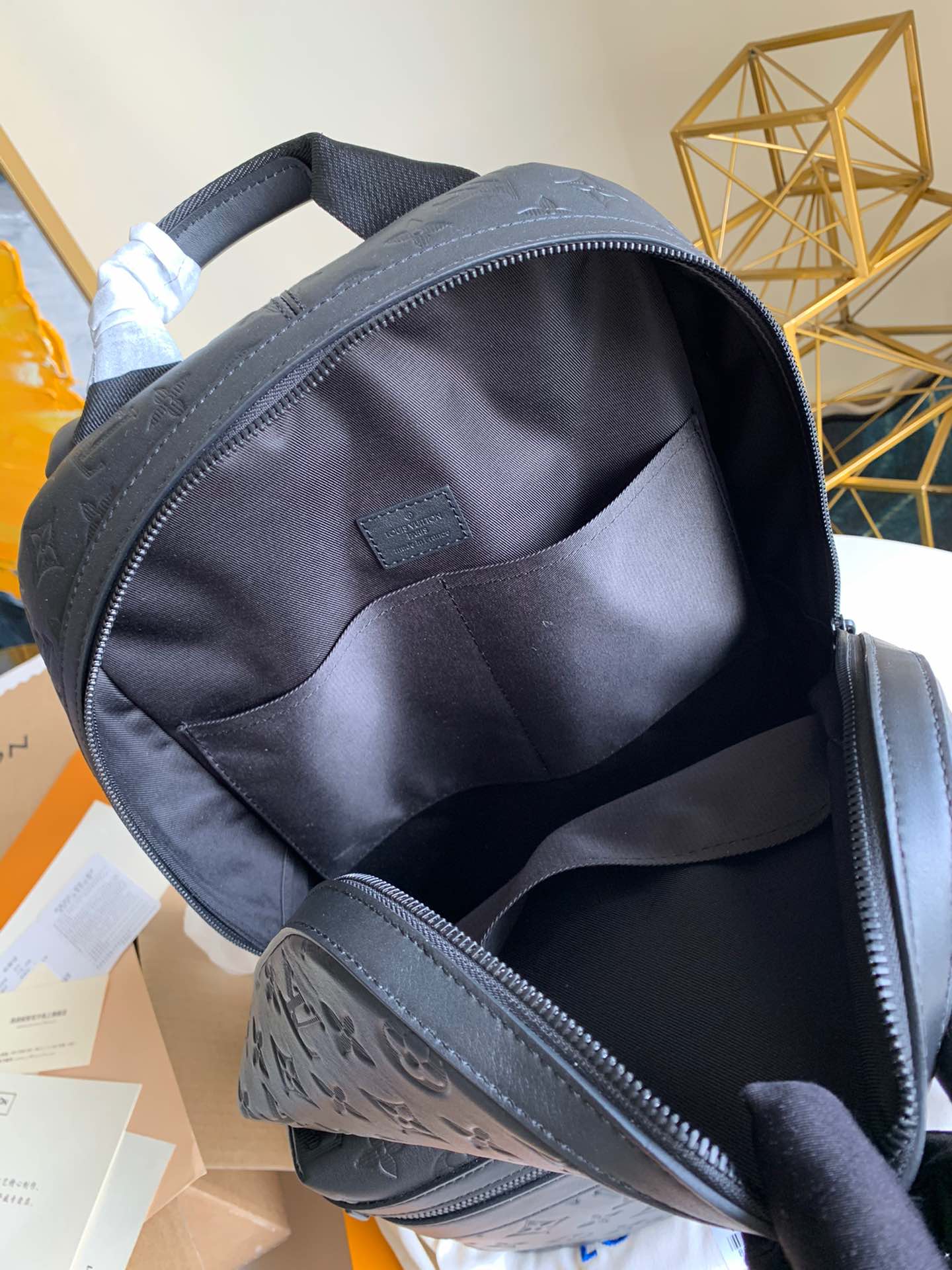 LV BAG M