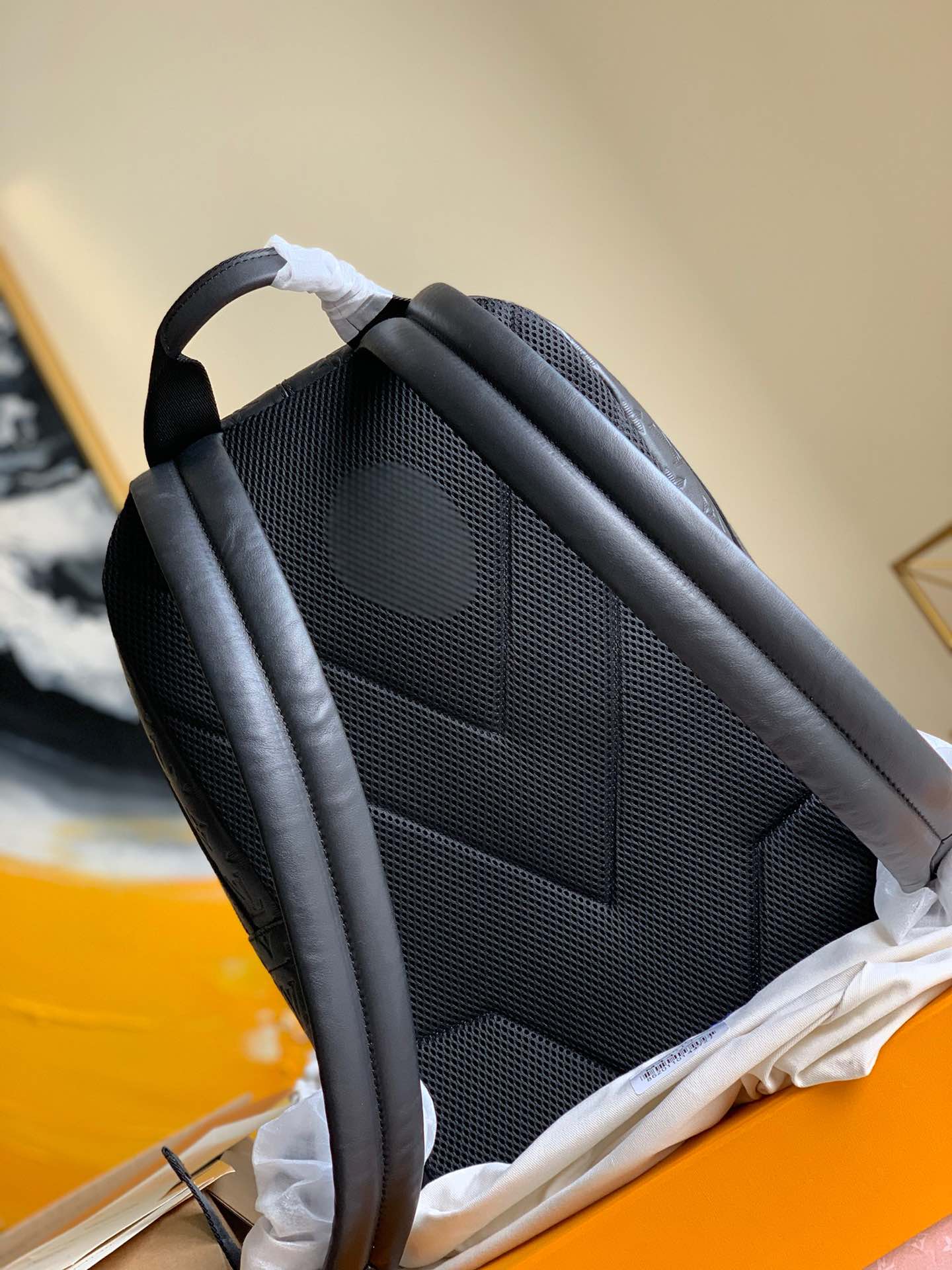 LV BAG M