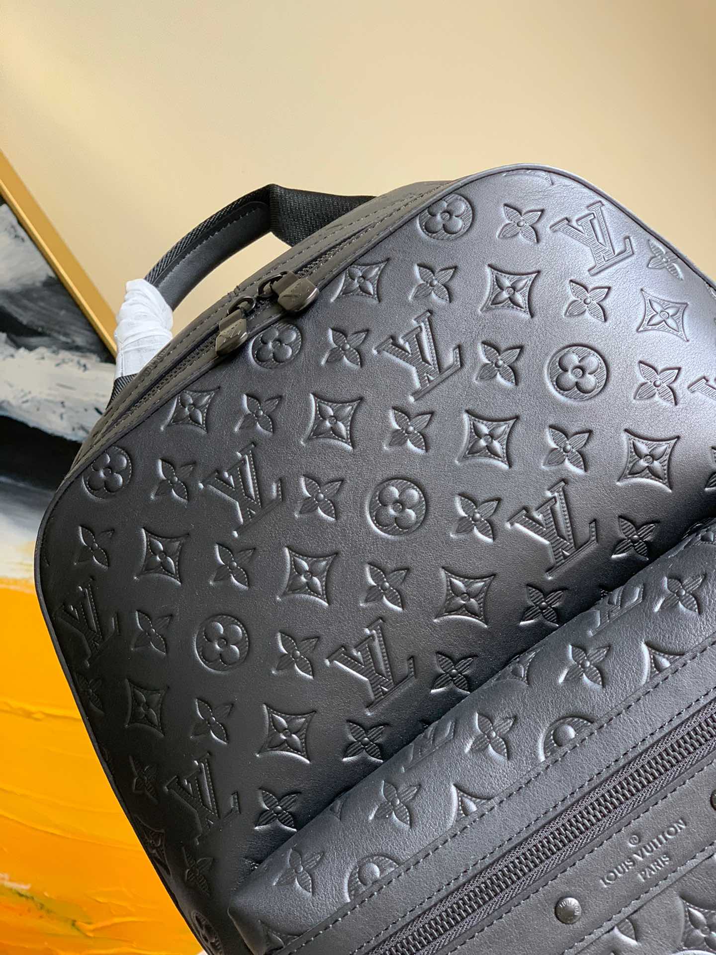 LV BAG M