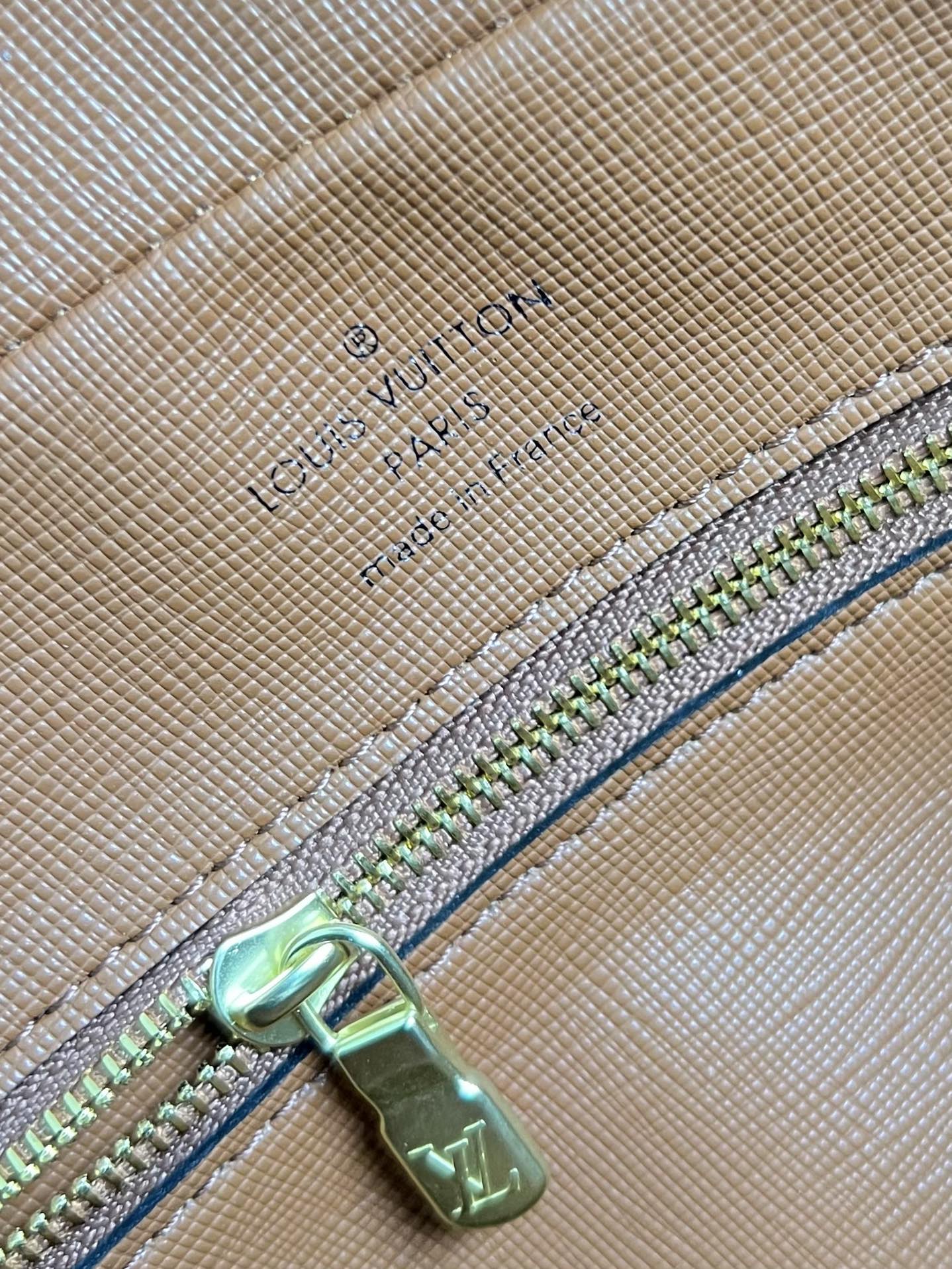 LV BAG M