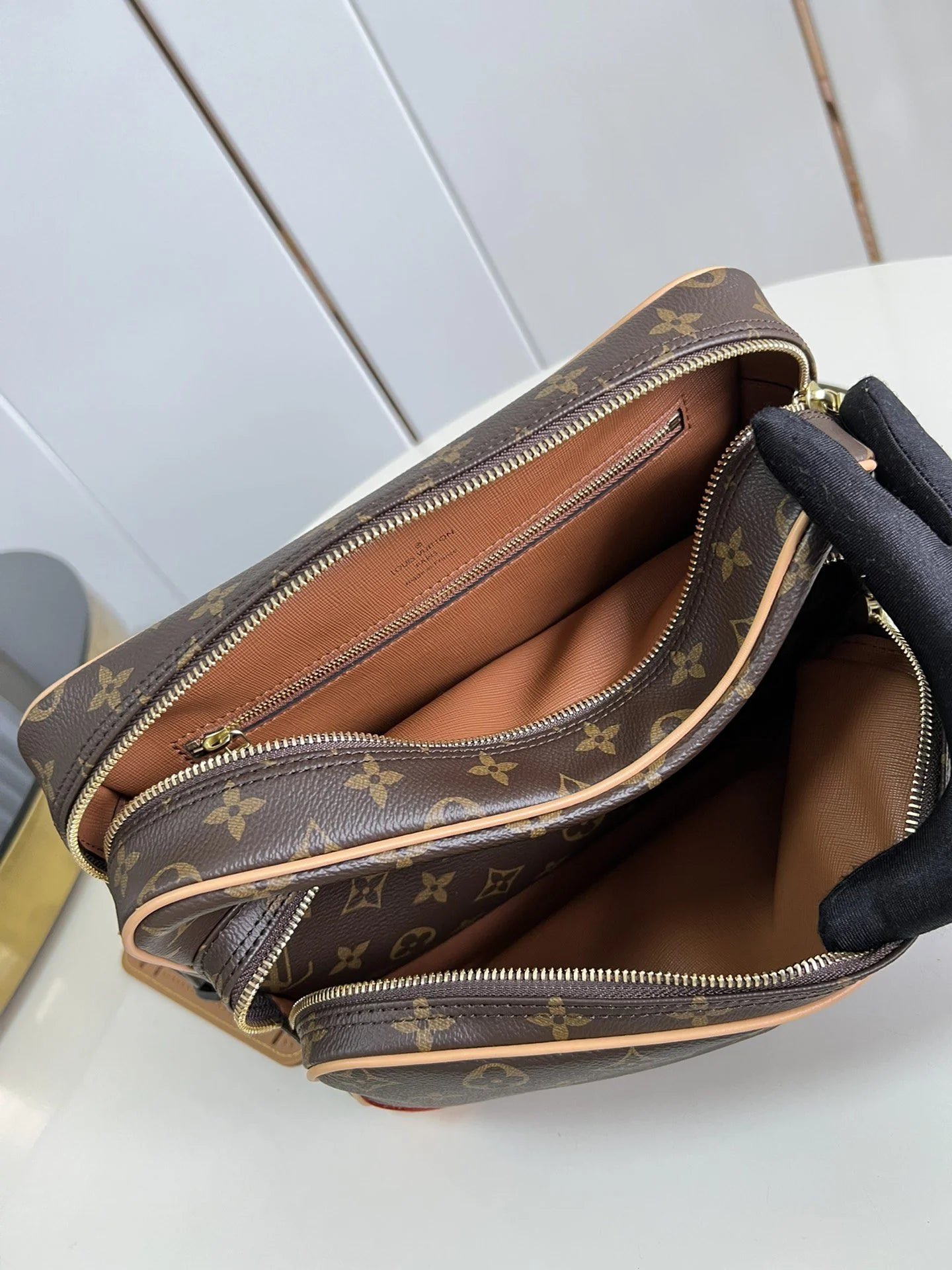 LV BAG M