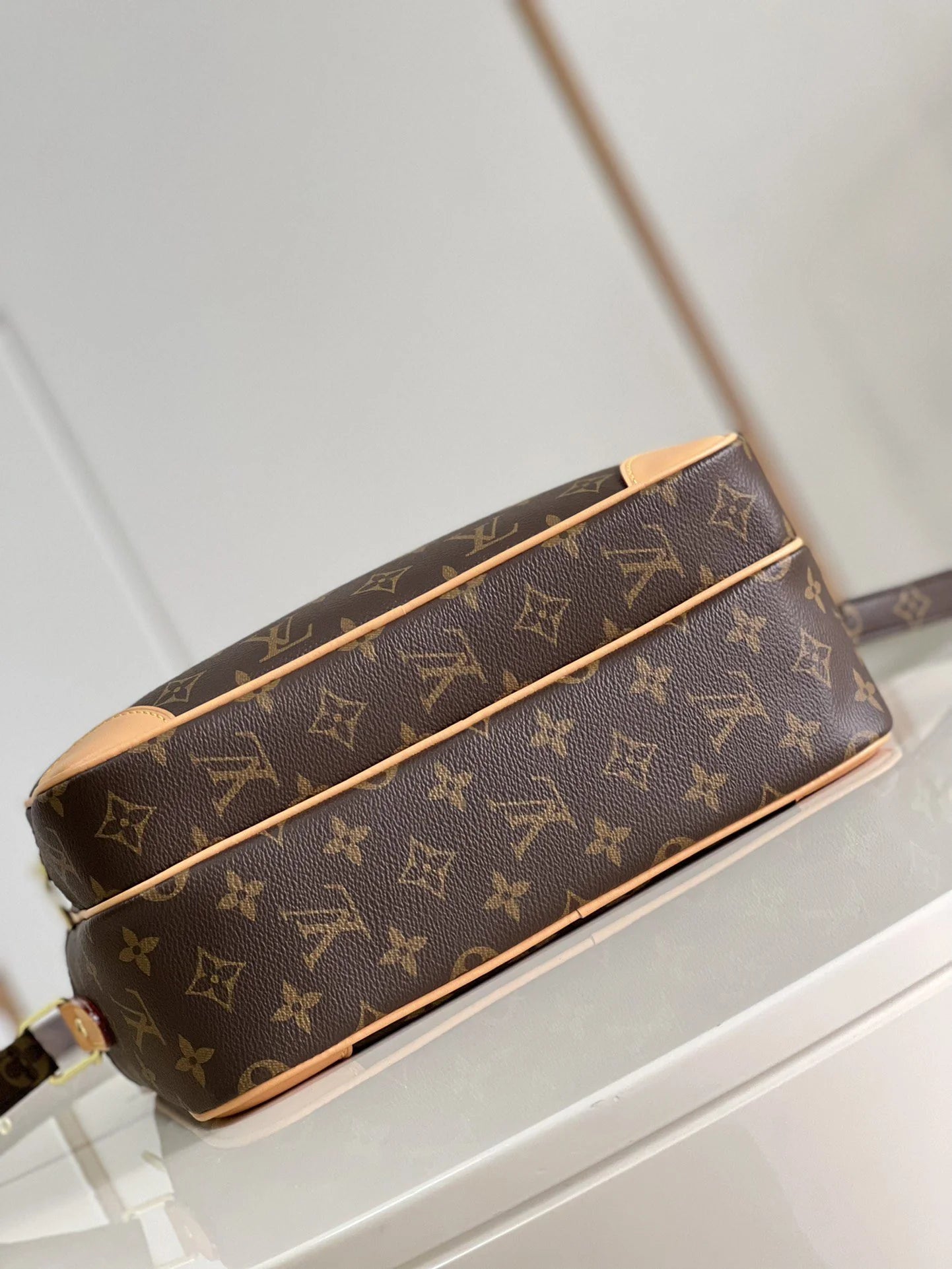 LV BAG M