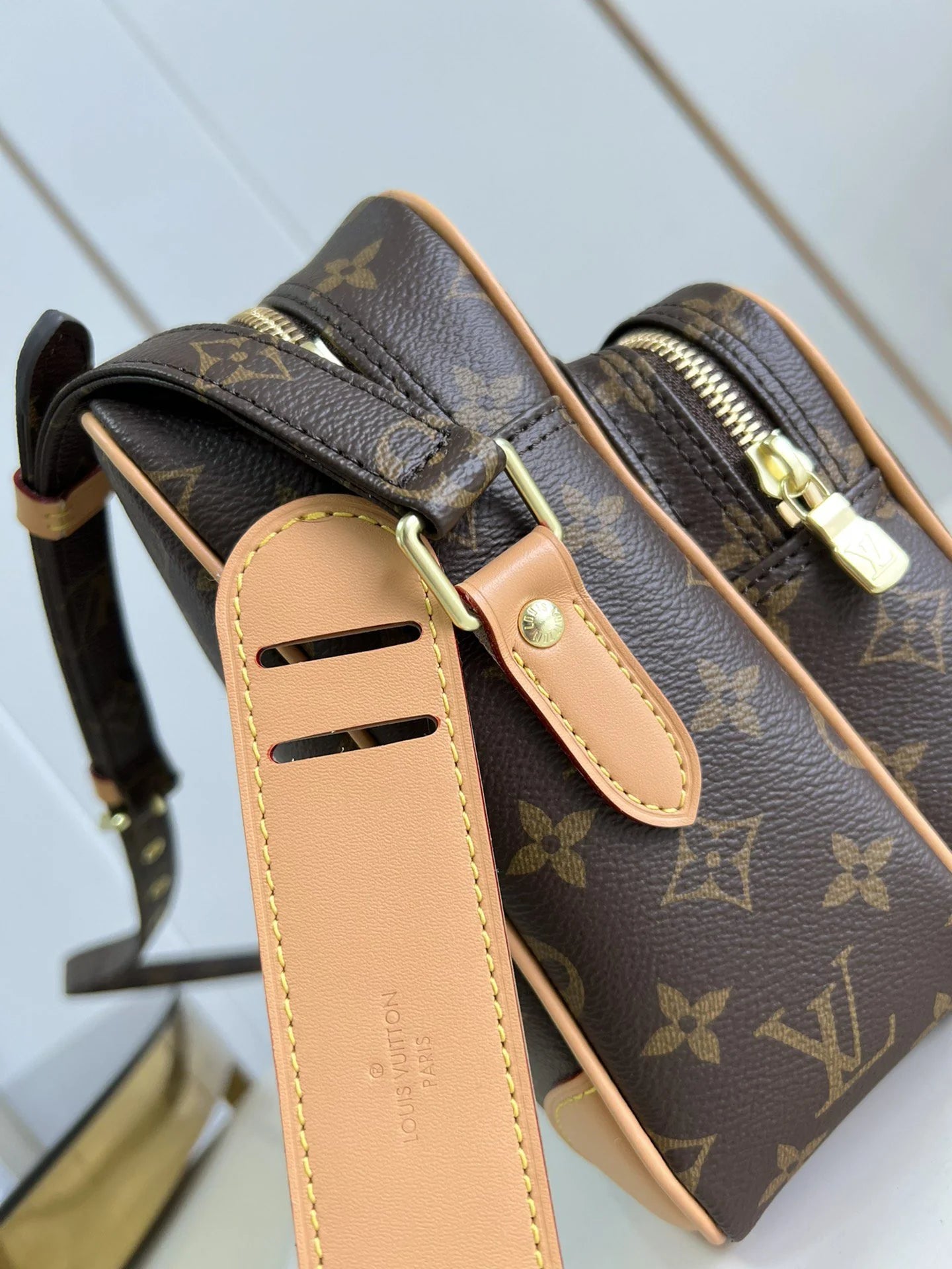 LV BAG M