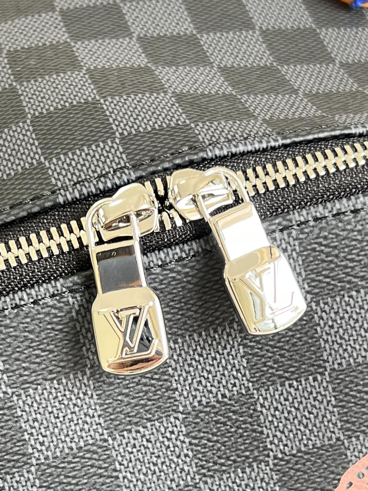 LV BAG M