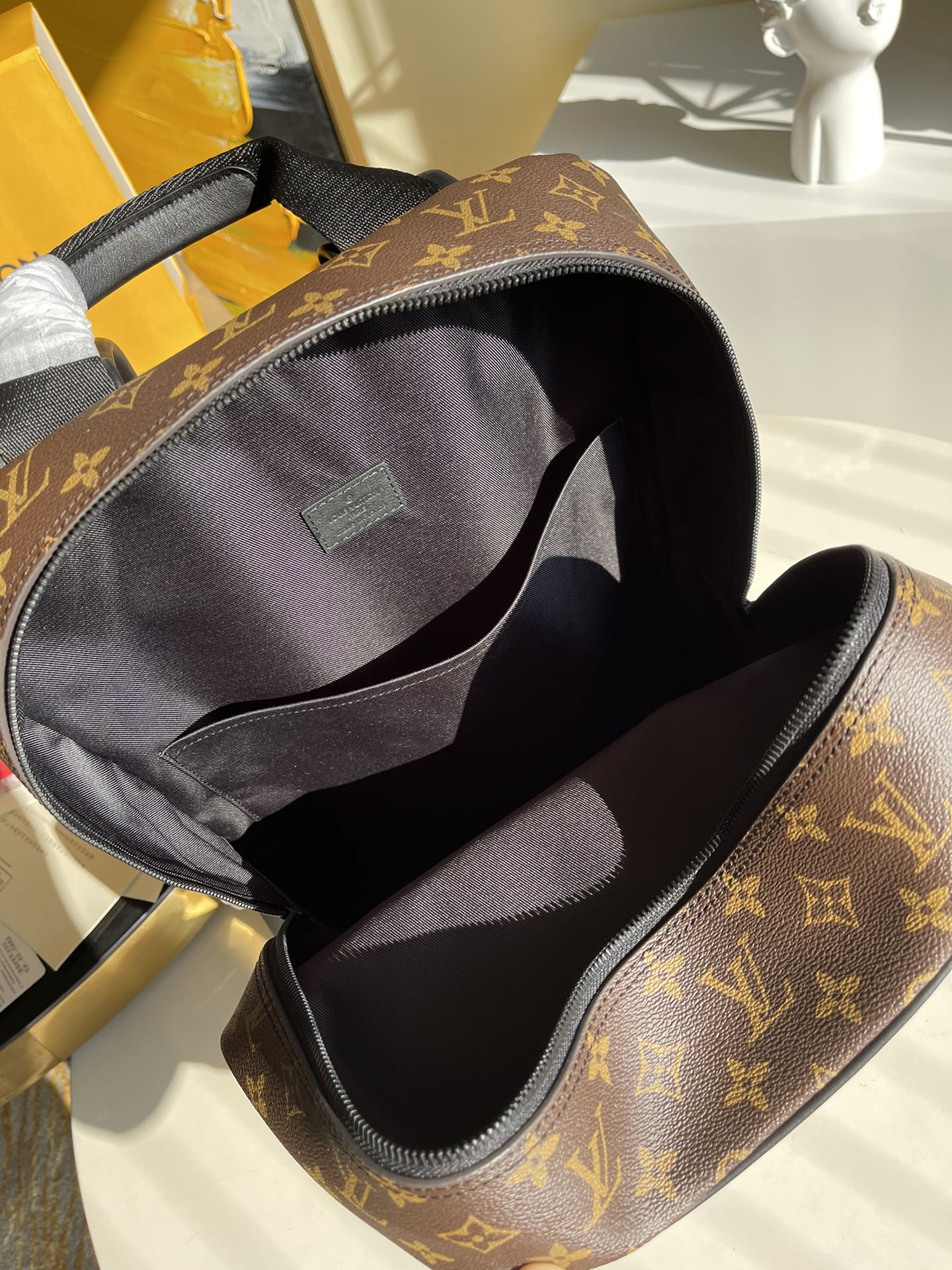 LV BAG M