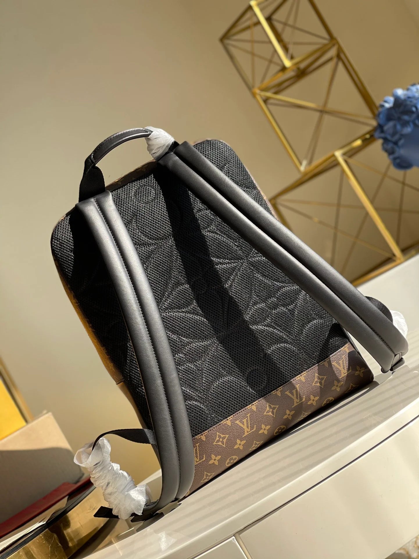 LV BAG M