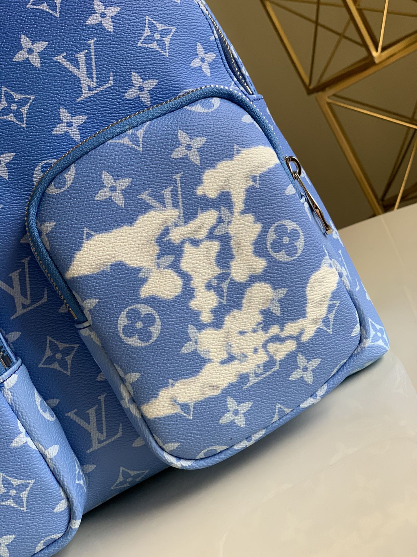 LV BAG M