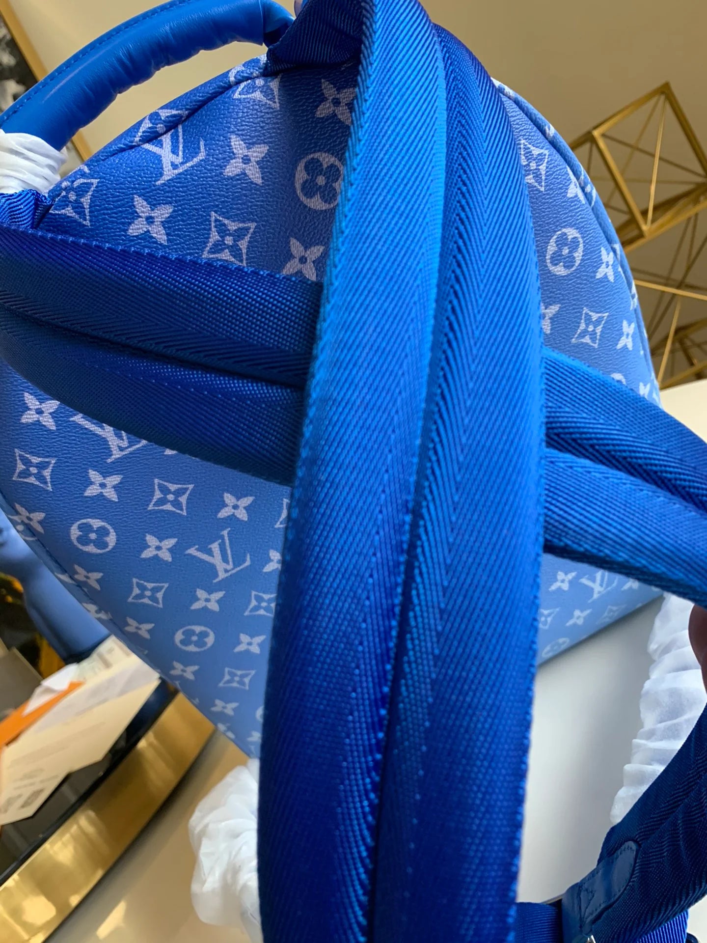 LV BAG M