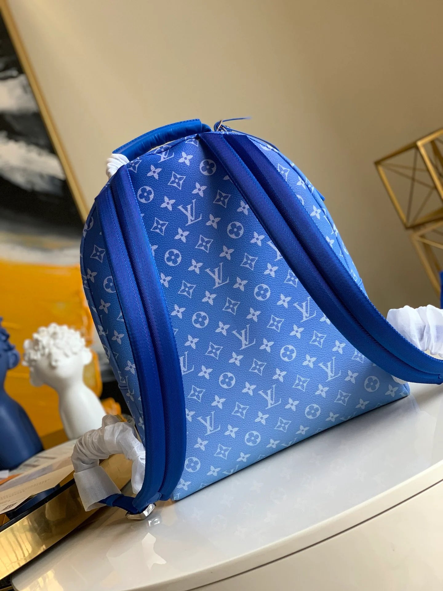 LV BAG M