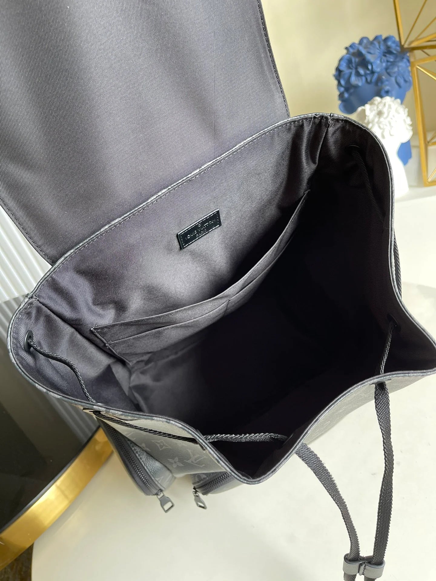 LV BAG M