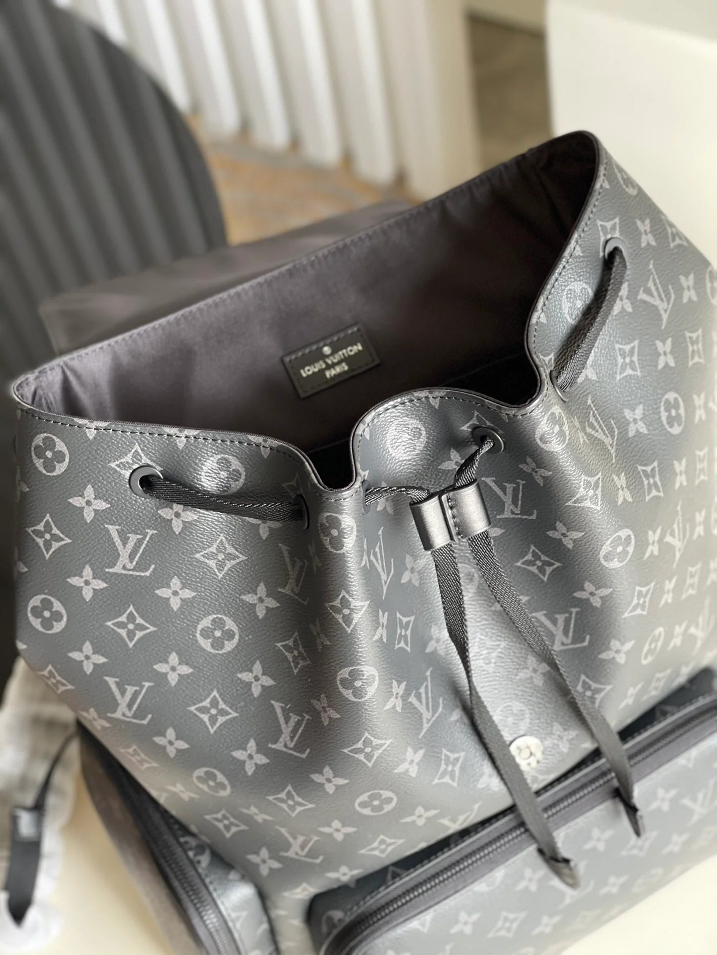 LV BAG M
