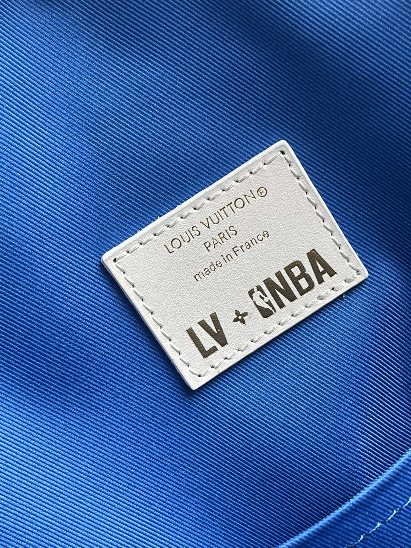 LV BAG M